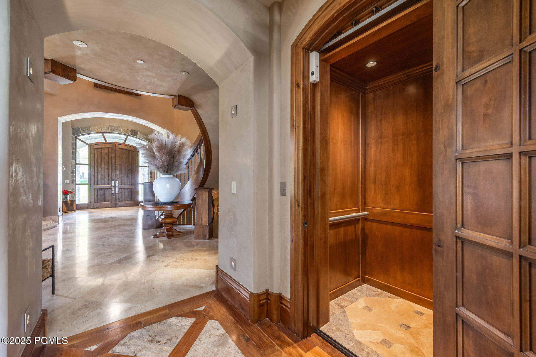 8066 N Red Fox Court