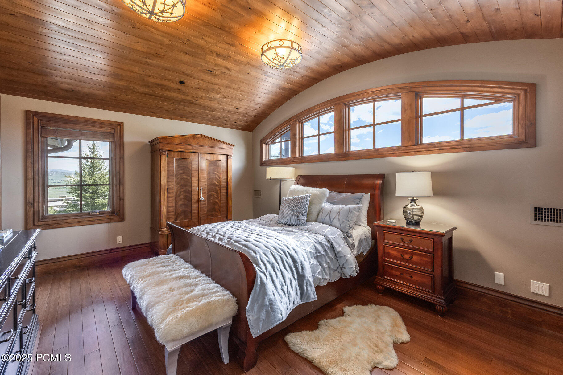 8066 N Red Fox Court