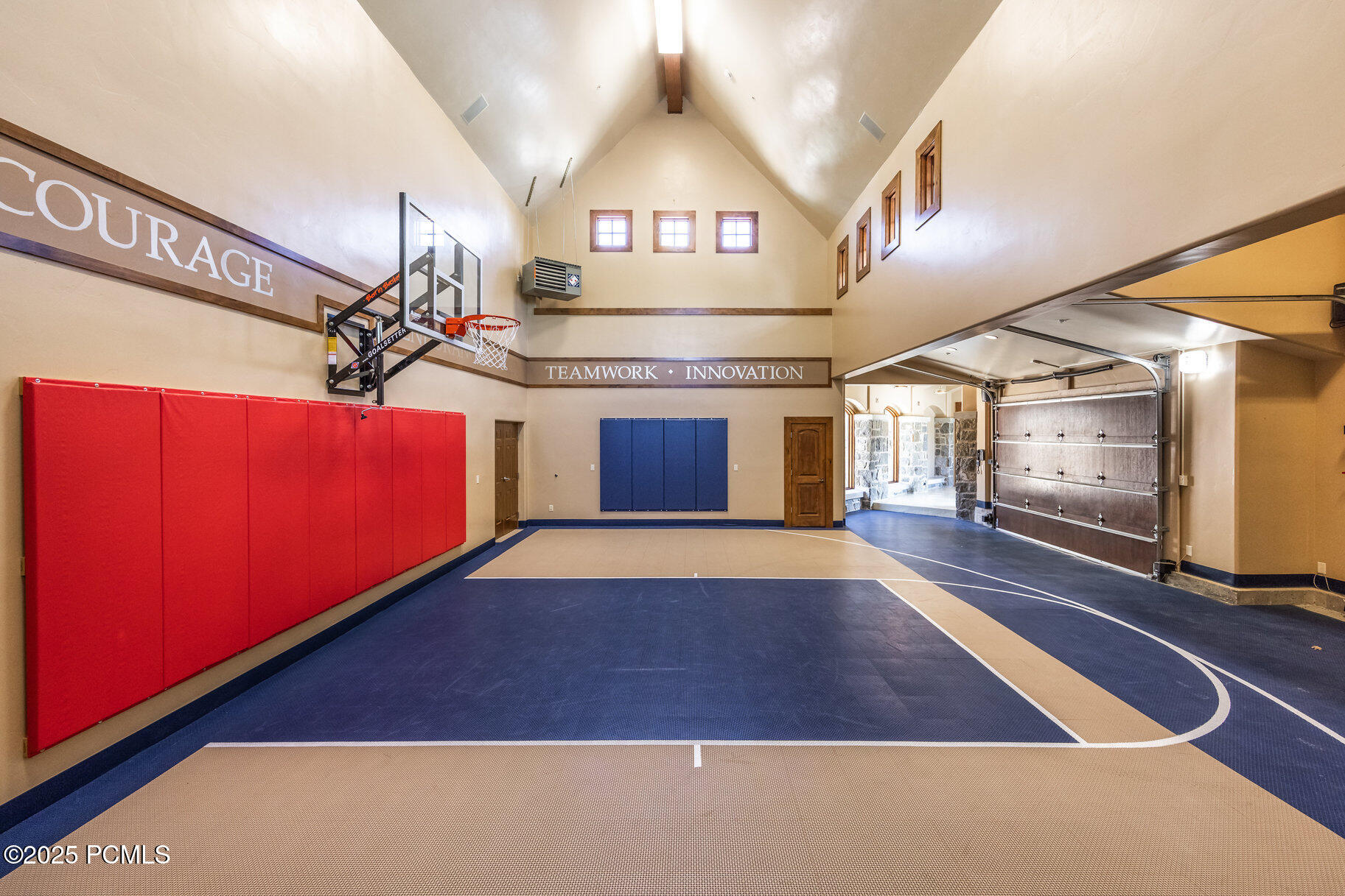 8066 N Red Fox Court