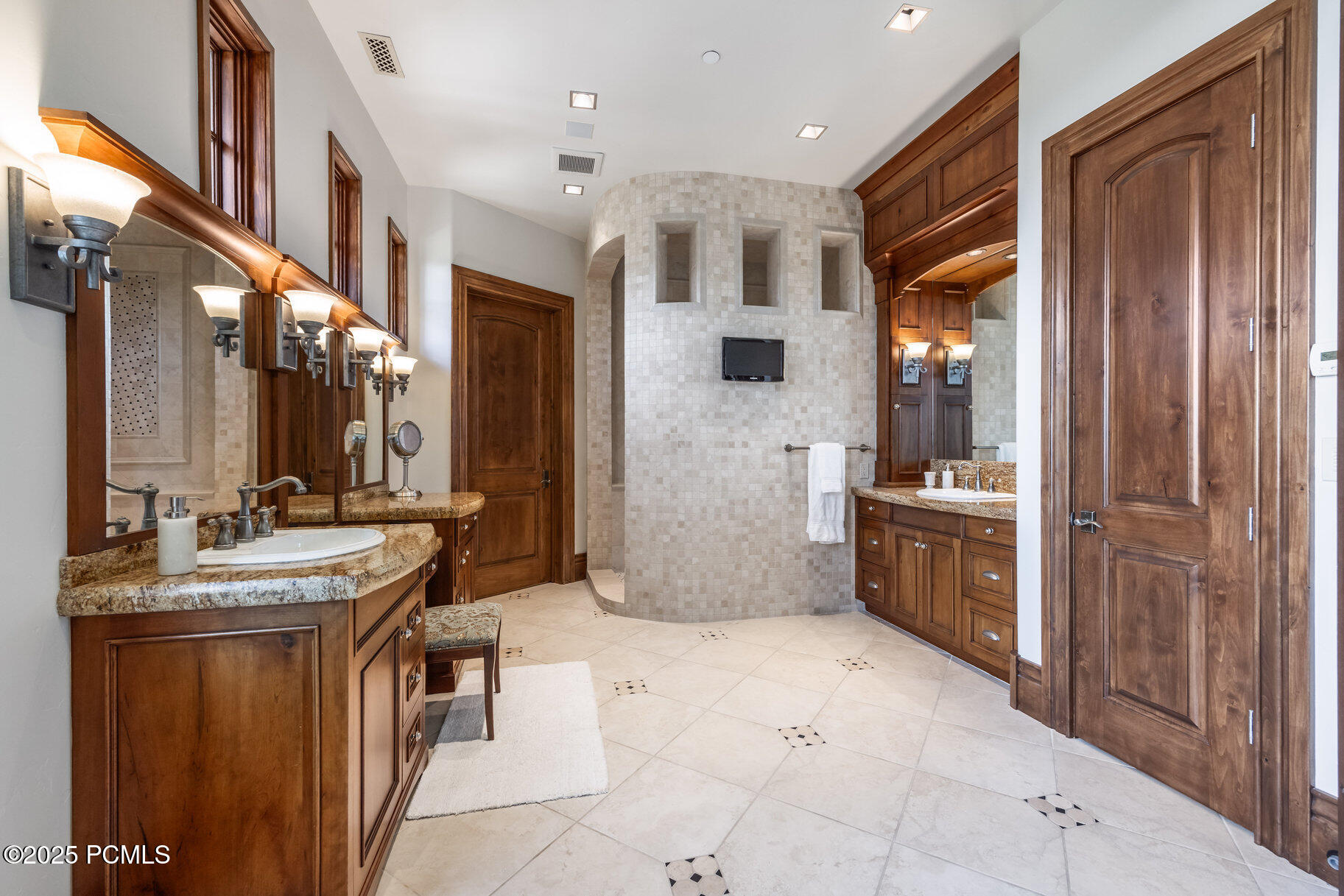 8066 N Red Fox Court