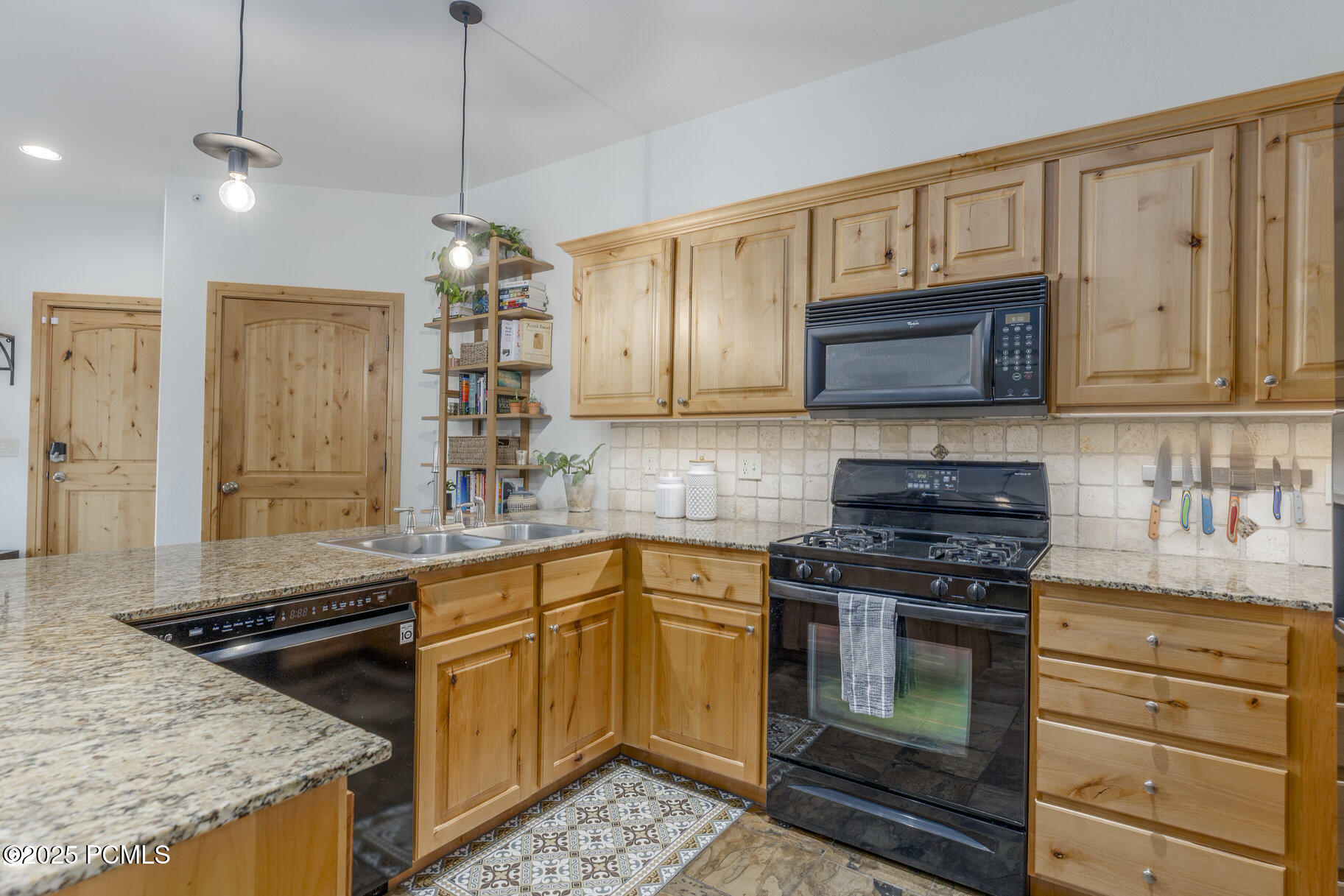 1646 Fox Hollow Lane, G5