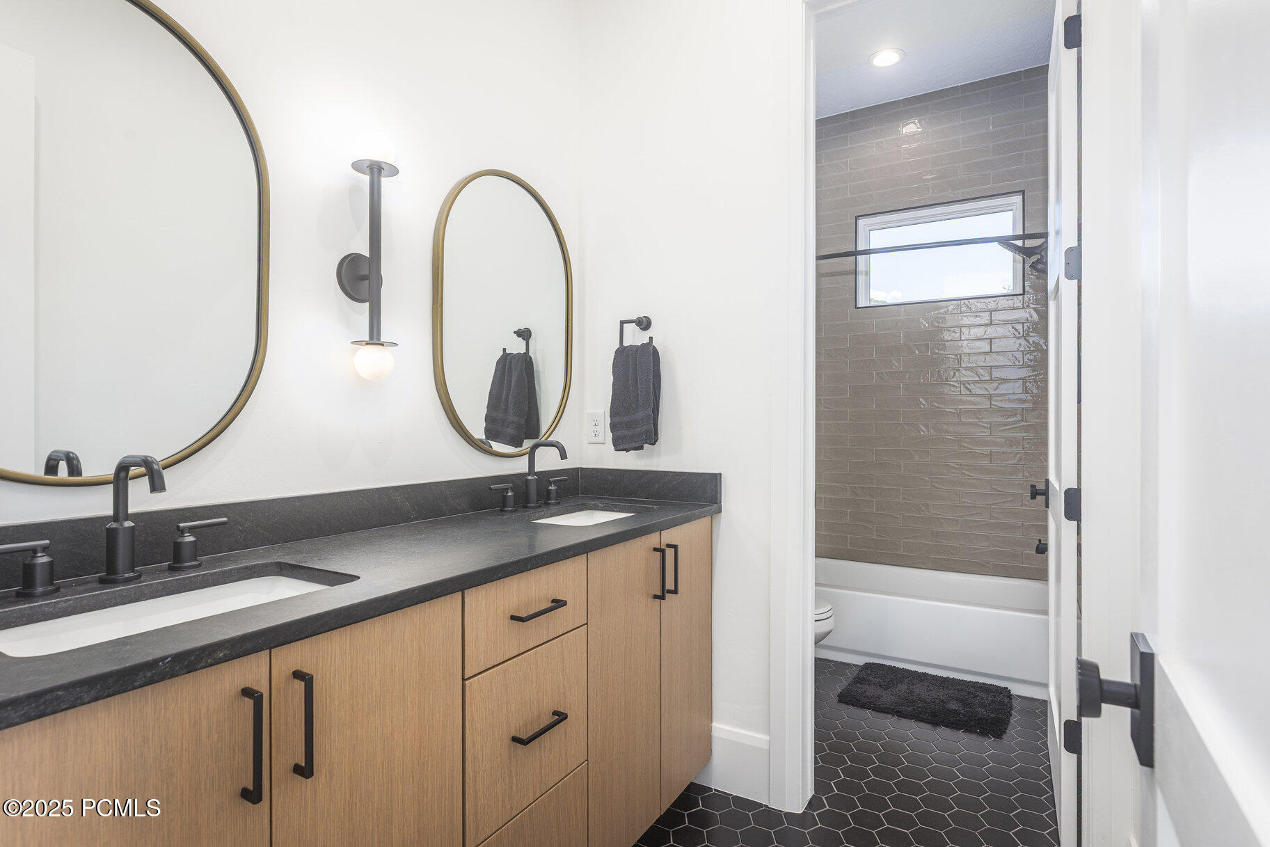 11641 N Soaring Hawk Lane