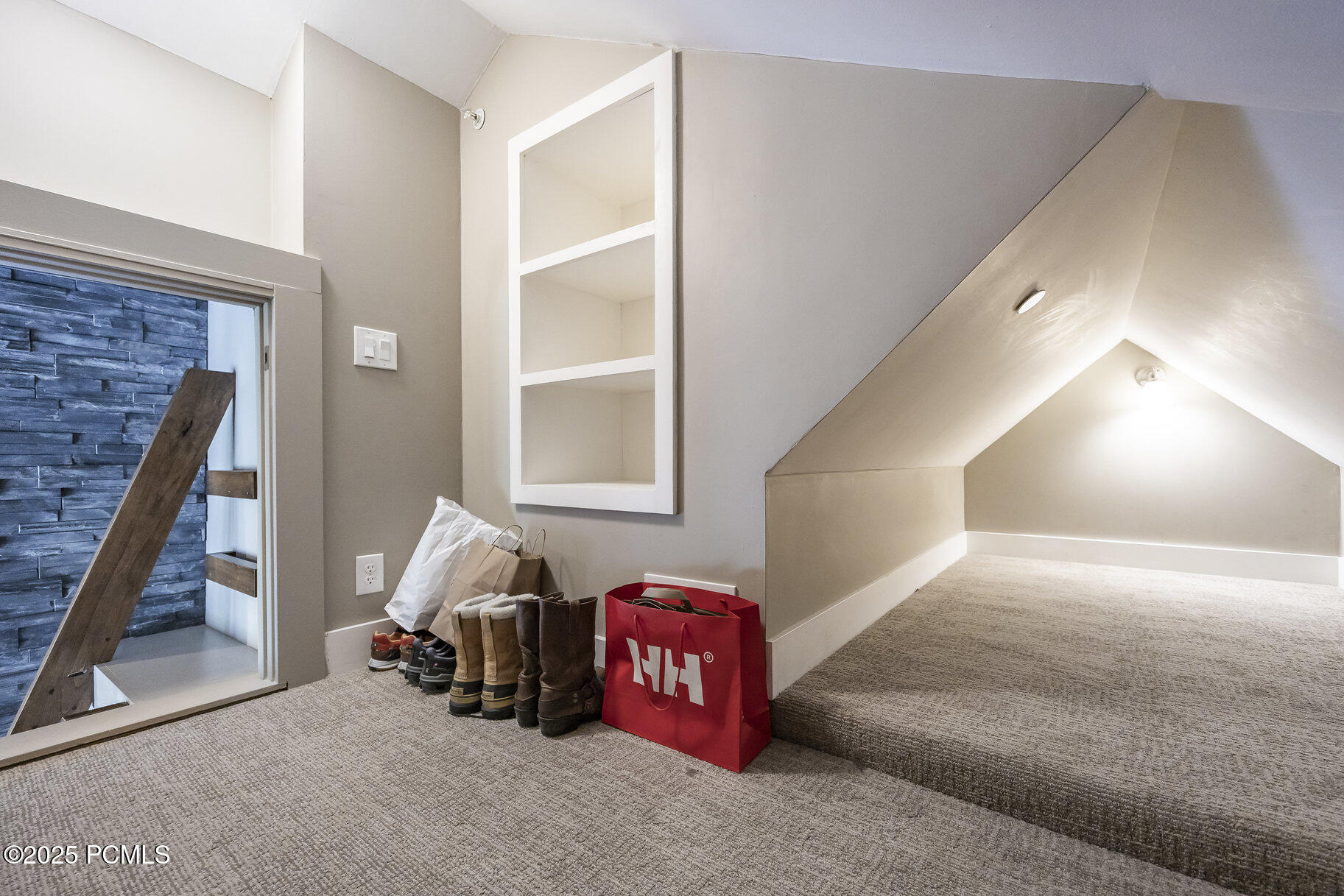 2385 Good Trump Court