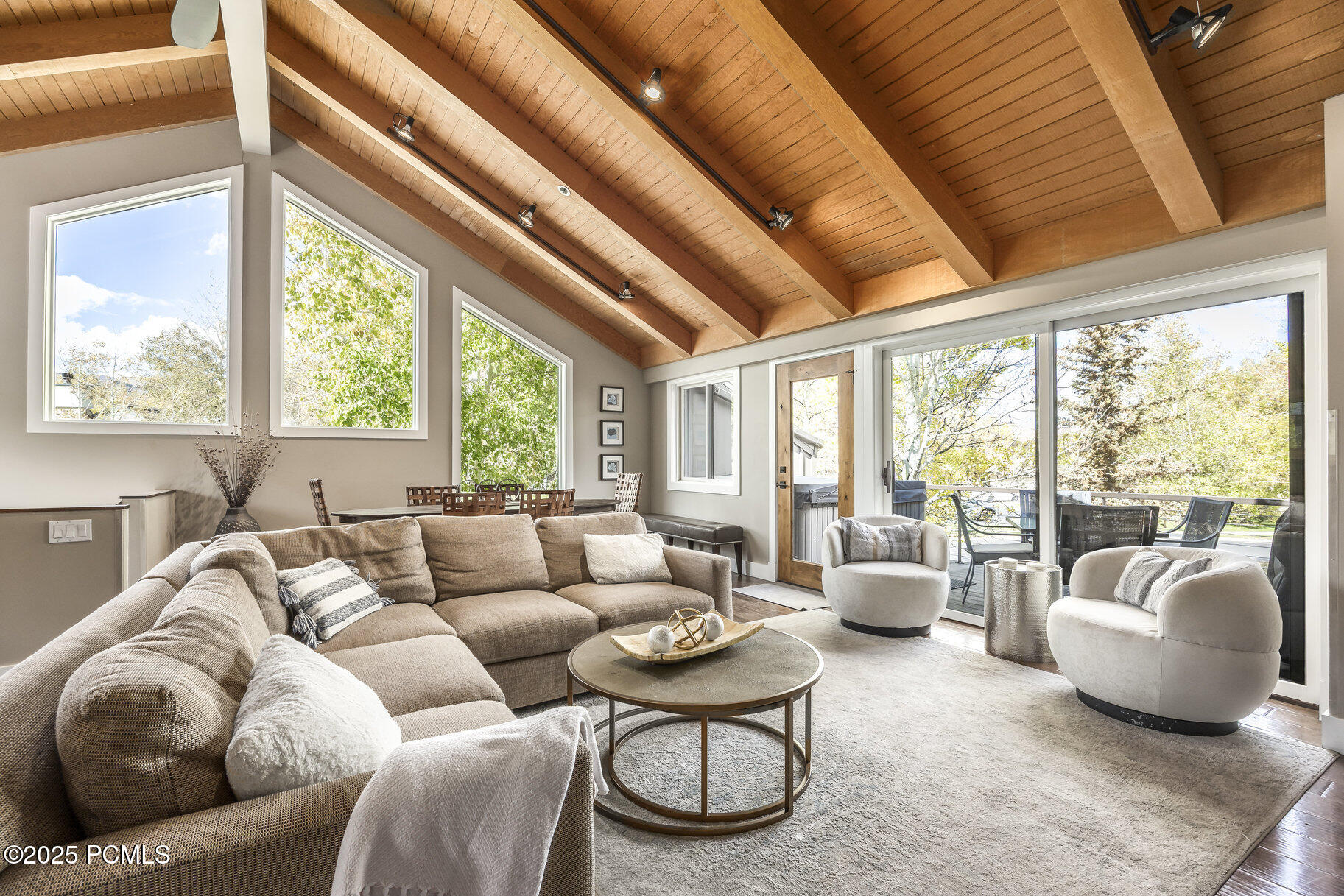 2385 Good Trump Court