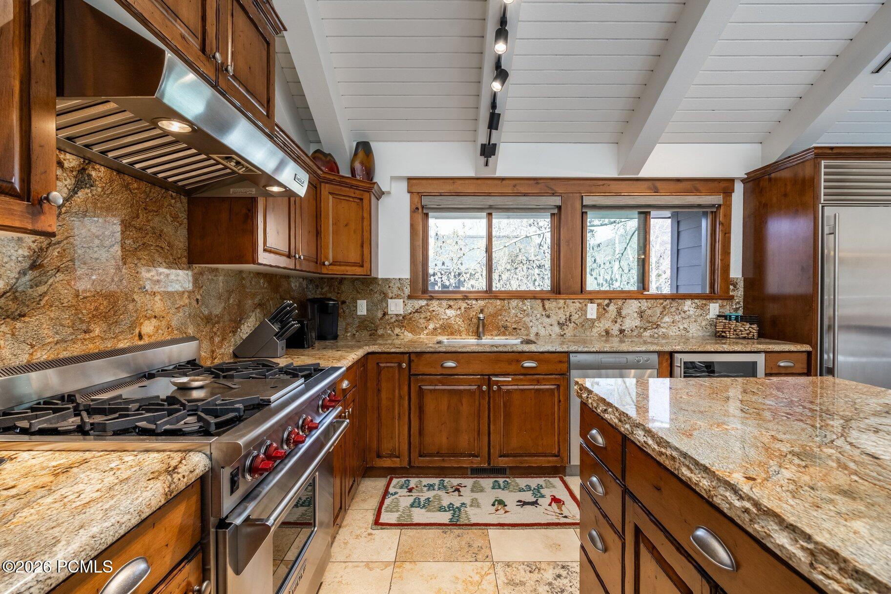 2358 Good Trump Court