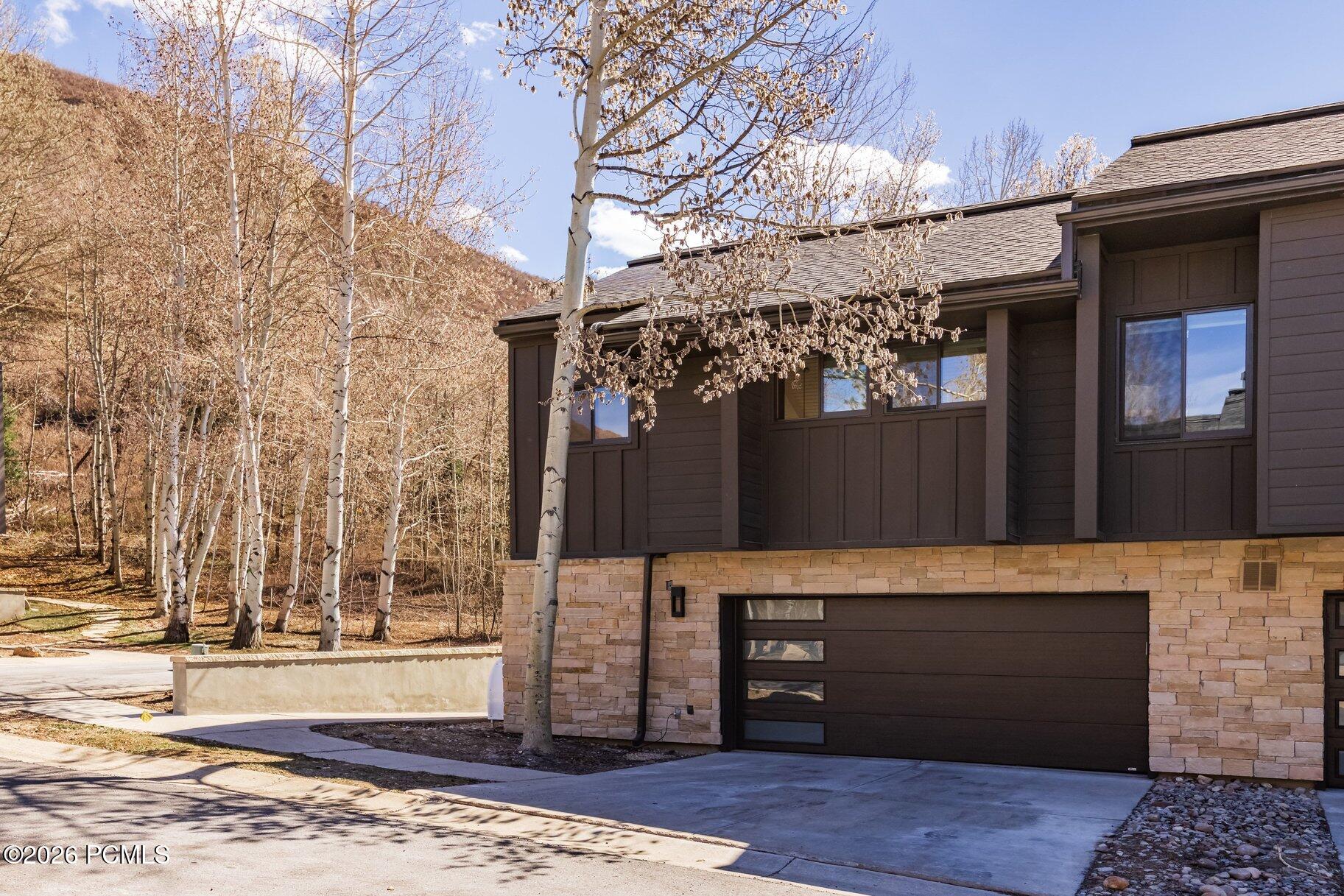 2358 Good Trump Court