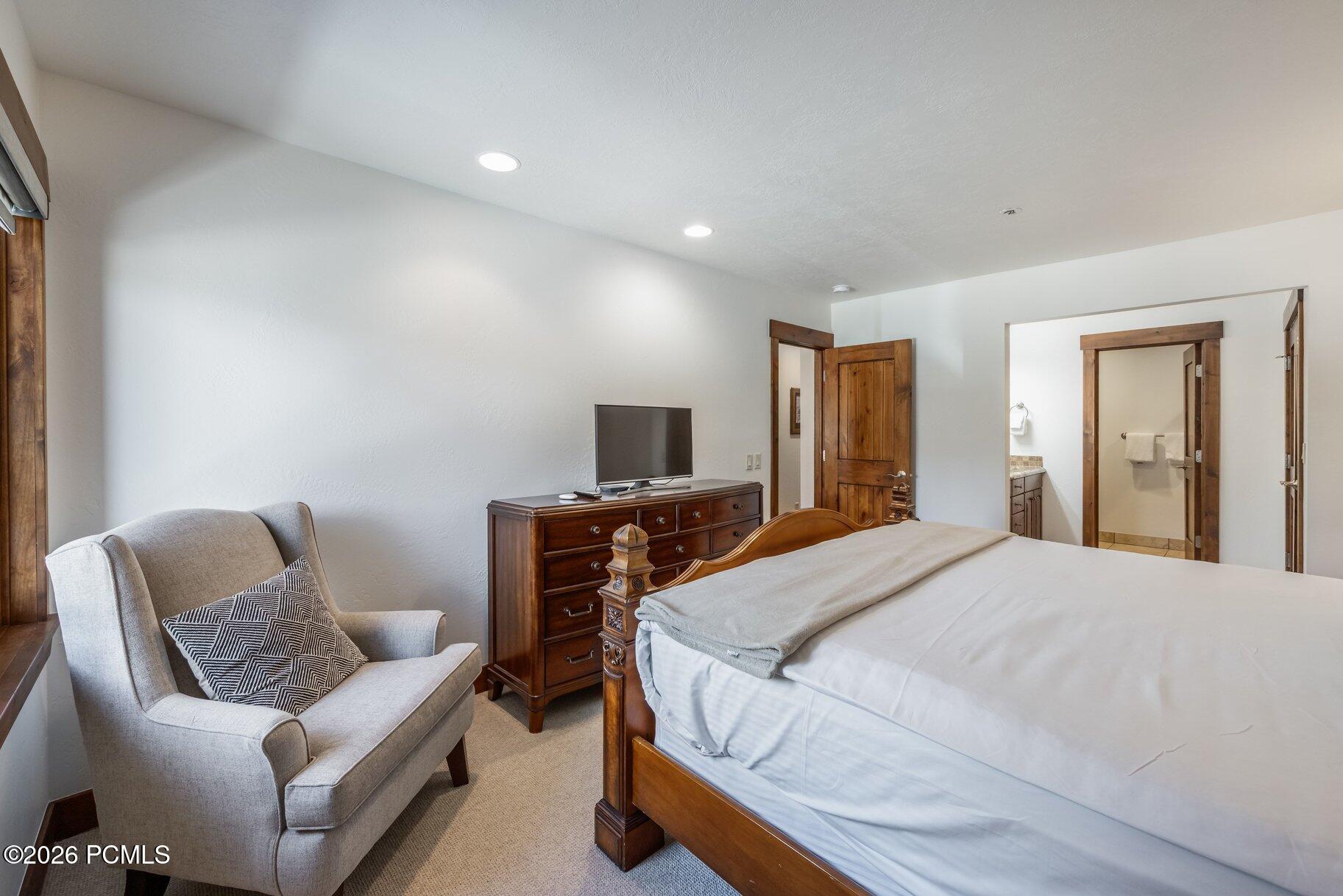 2358 Good Trump Court