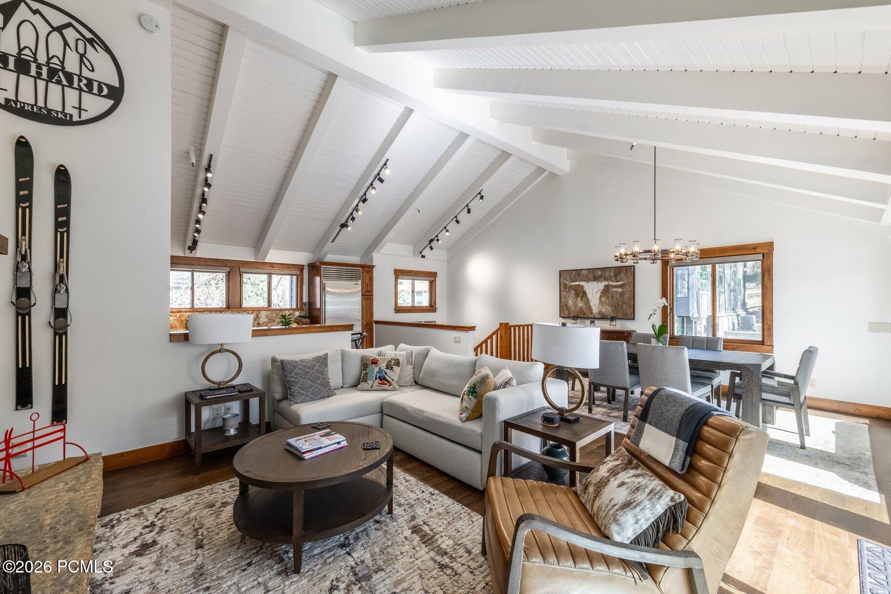 2358 Good Trump Court