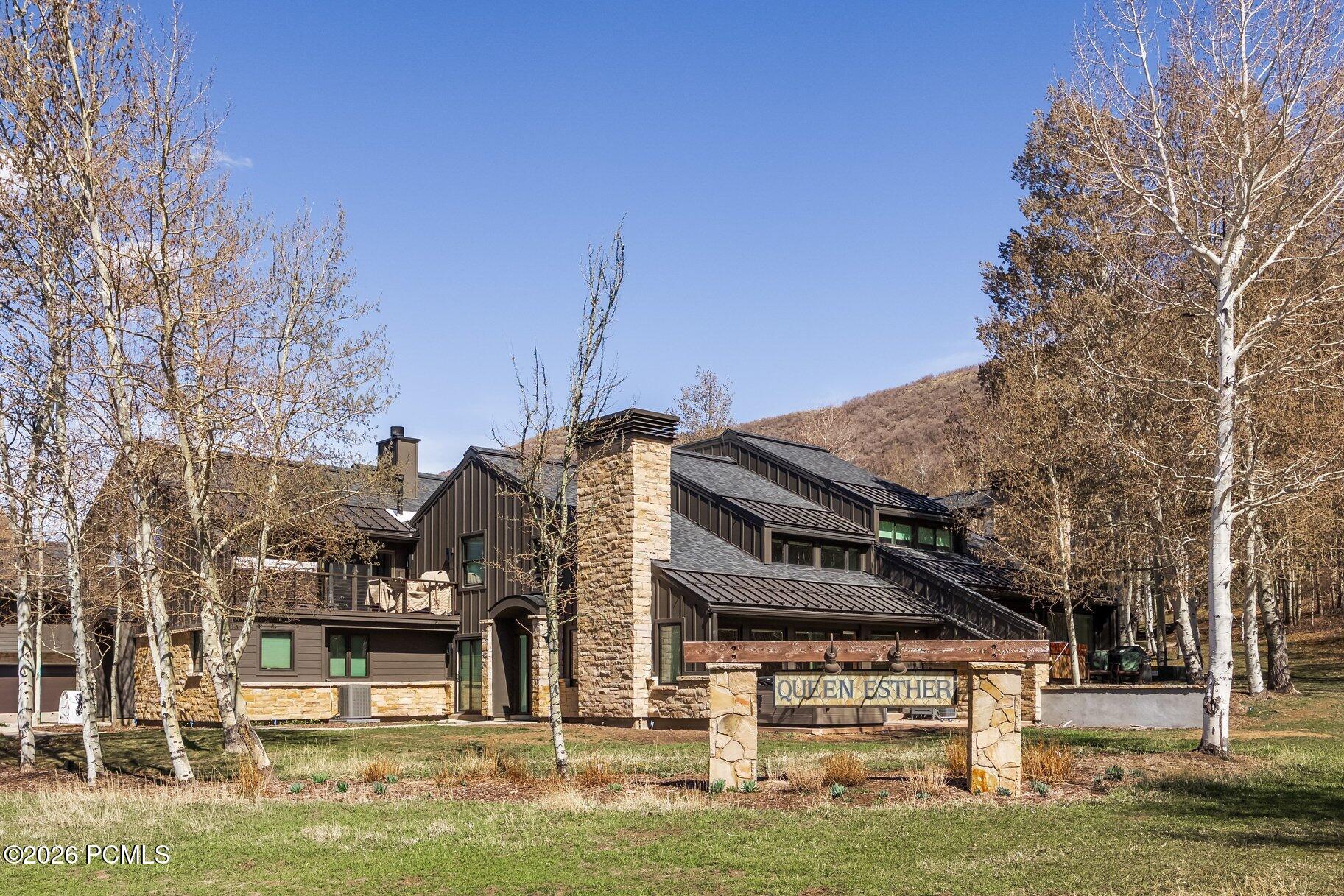 2358 Good Trump Court