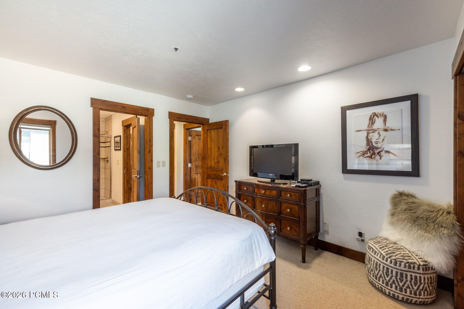 2358 Good Trump Court