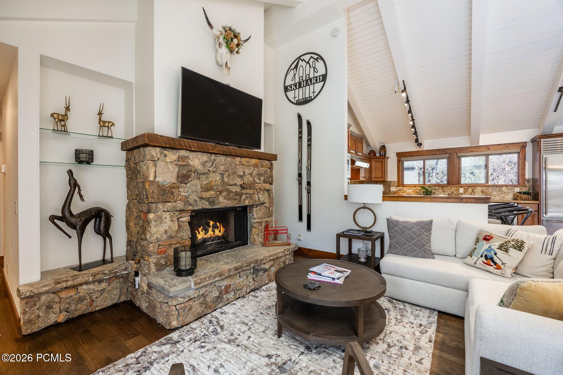 2358 Good Trump Court