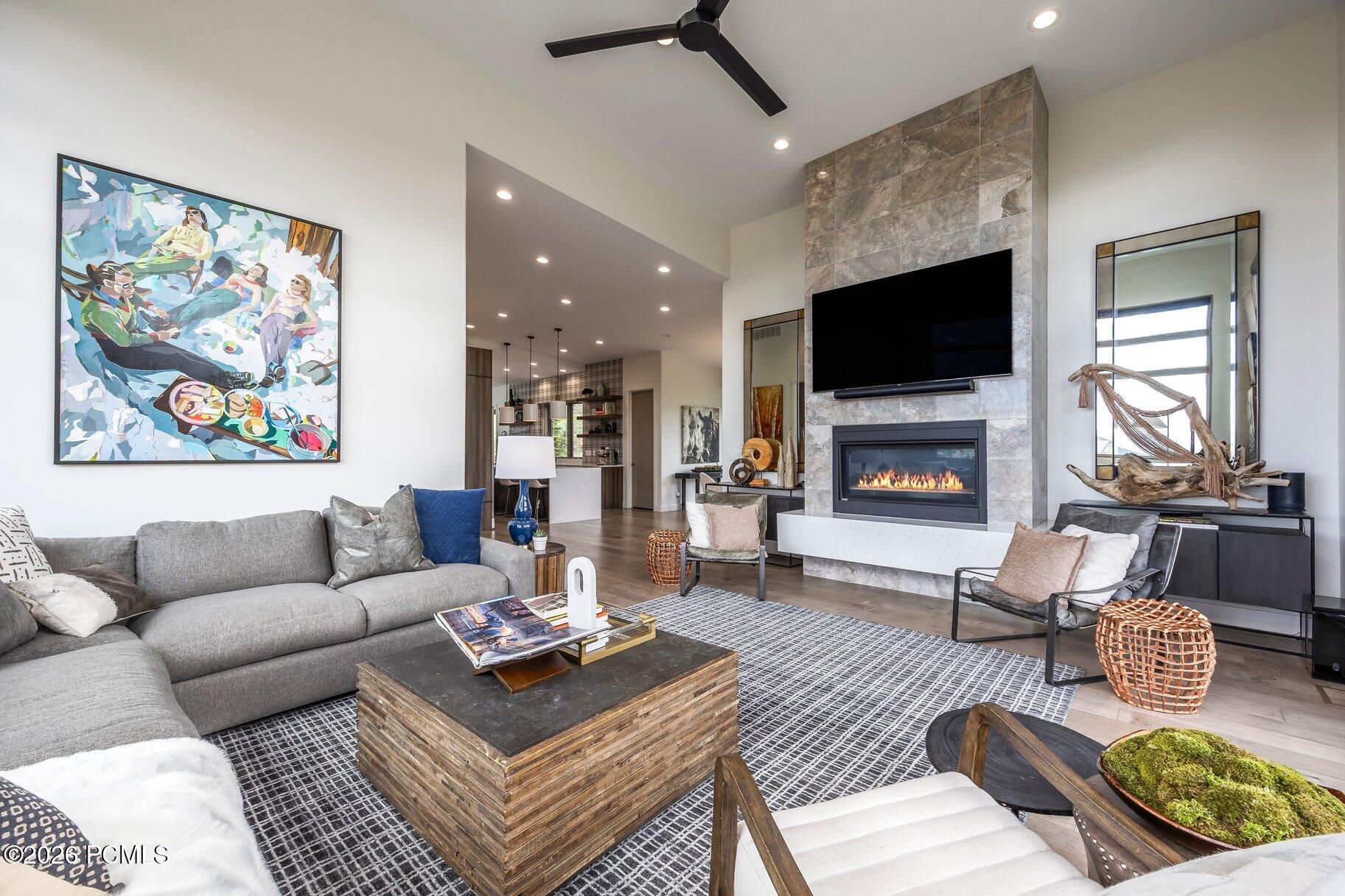 140 W Vista Ridge Road