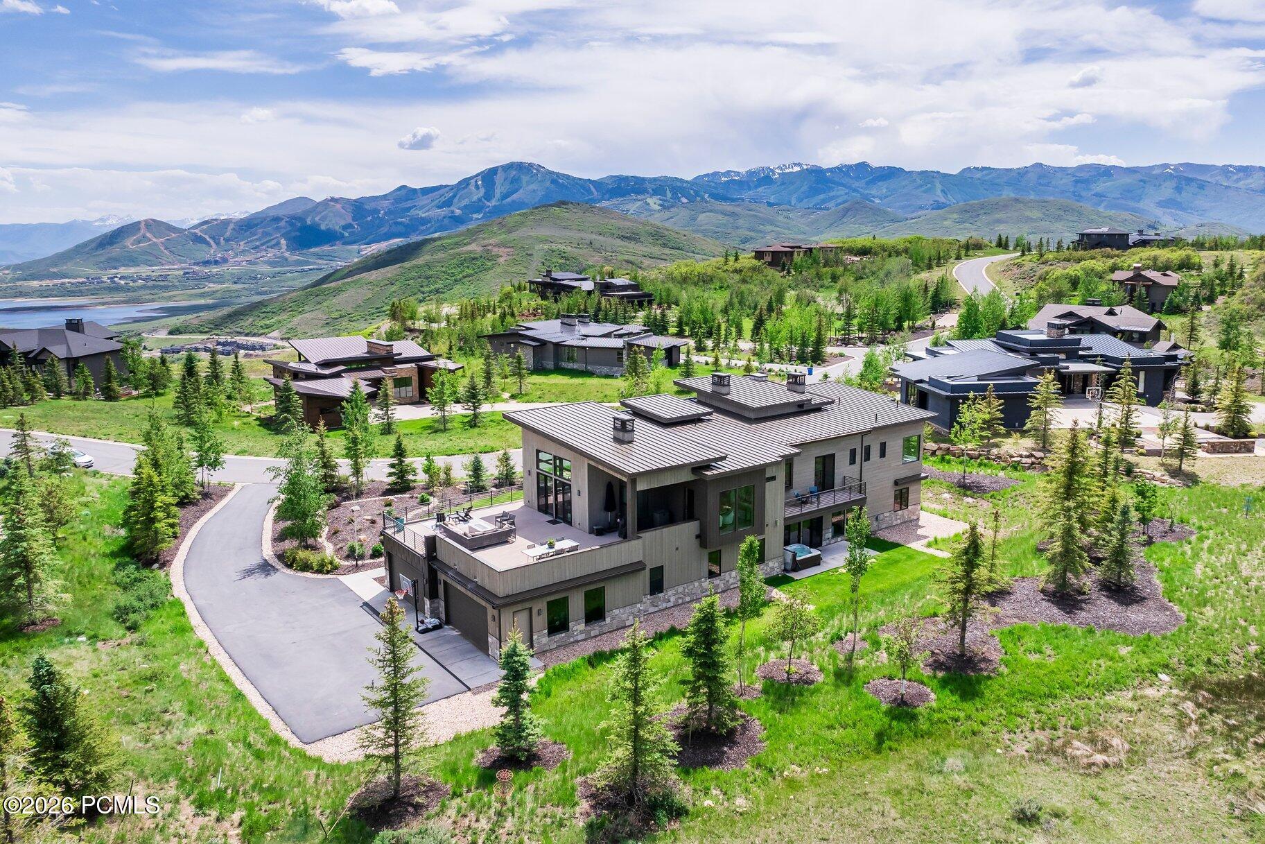 140 W Vista Ridge Road