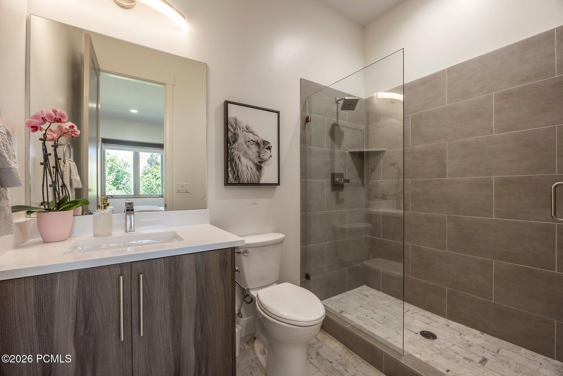 140 W Vista Ridge Road