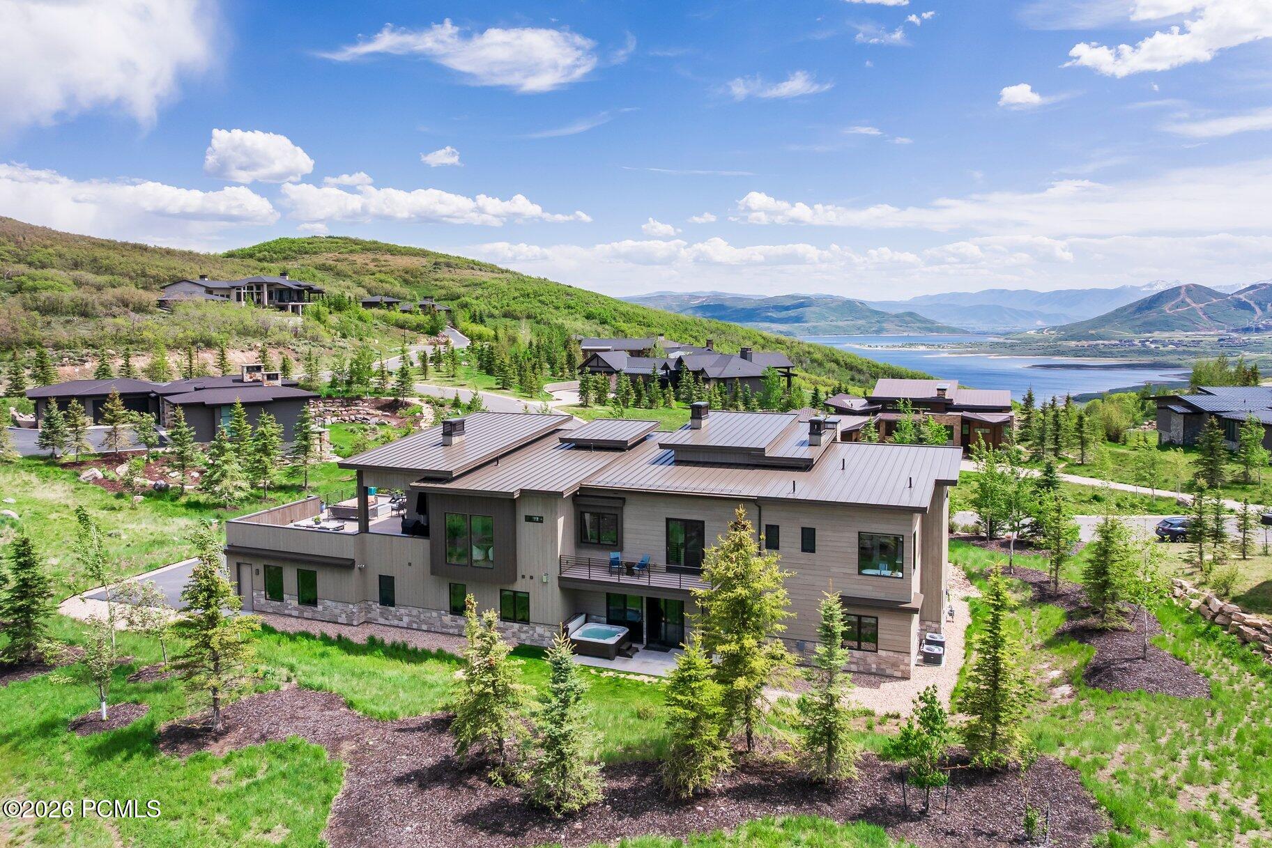 140 W Vista Ridge Road
