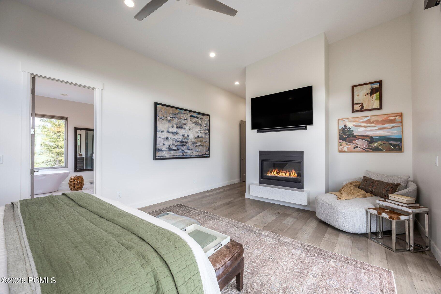 140 W Vista Ridge Road
