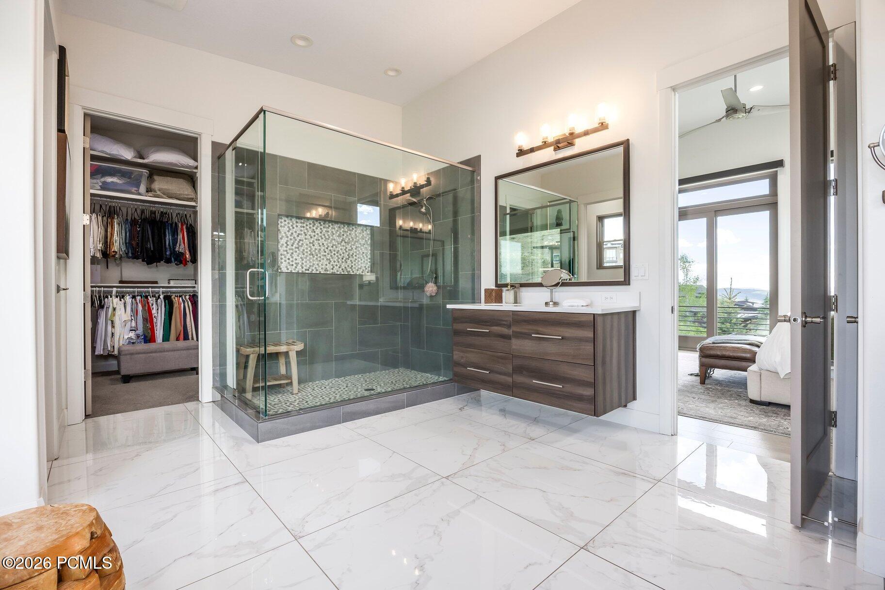 140 W Vista Ridge Road