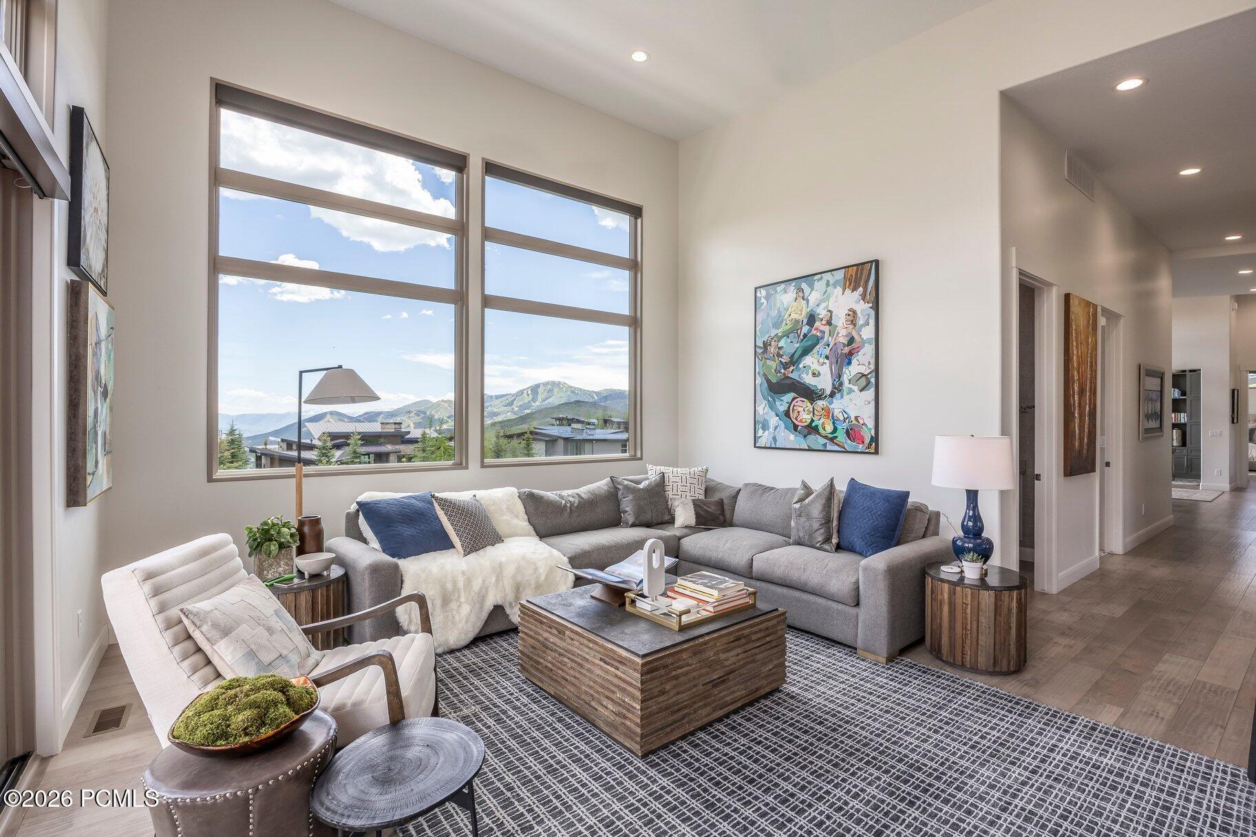 140 W Vista Ridge Road