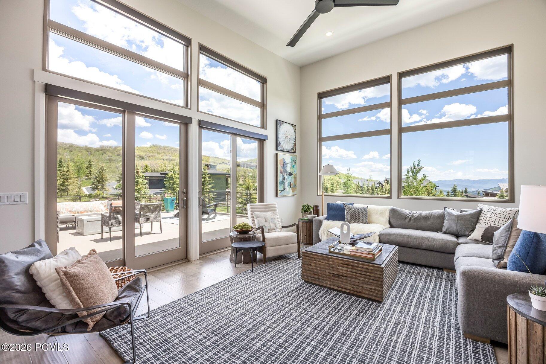 140 W Vista Ridge Road