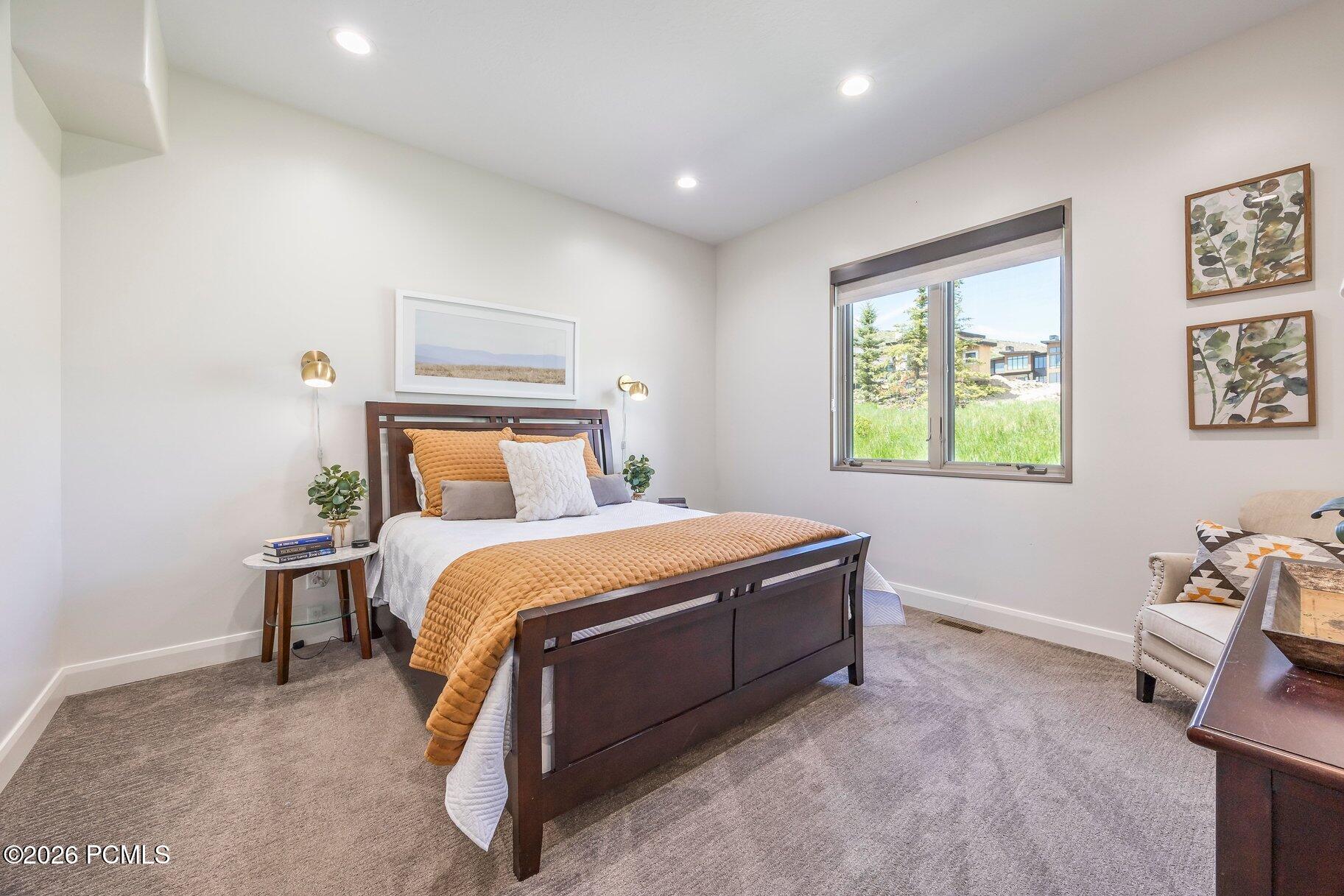 140 W Vista Ridge Road