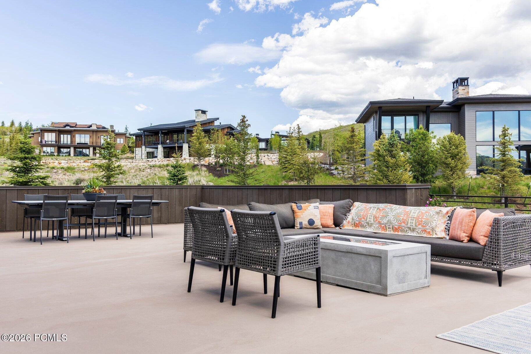 140 W Vista Ridge Road