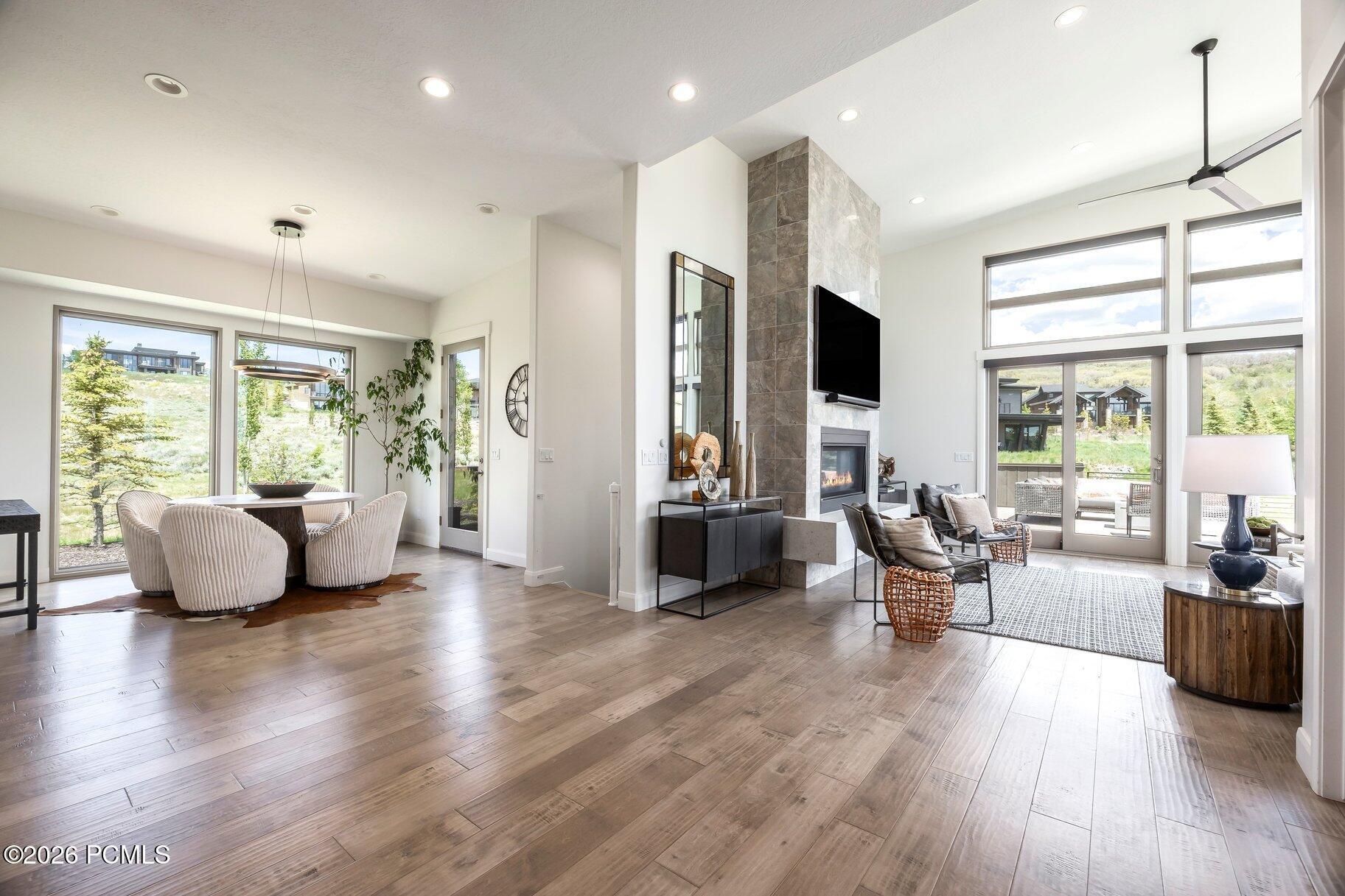 140 W Vista Ridge Road