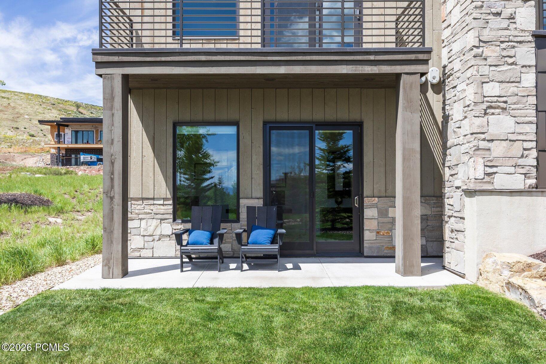 140 W Vista Ridge Road