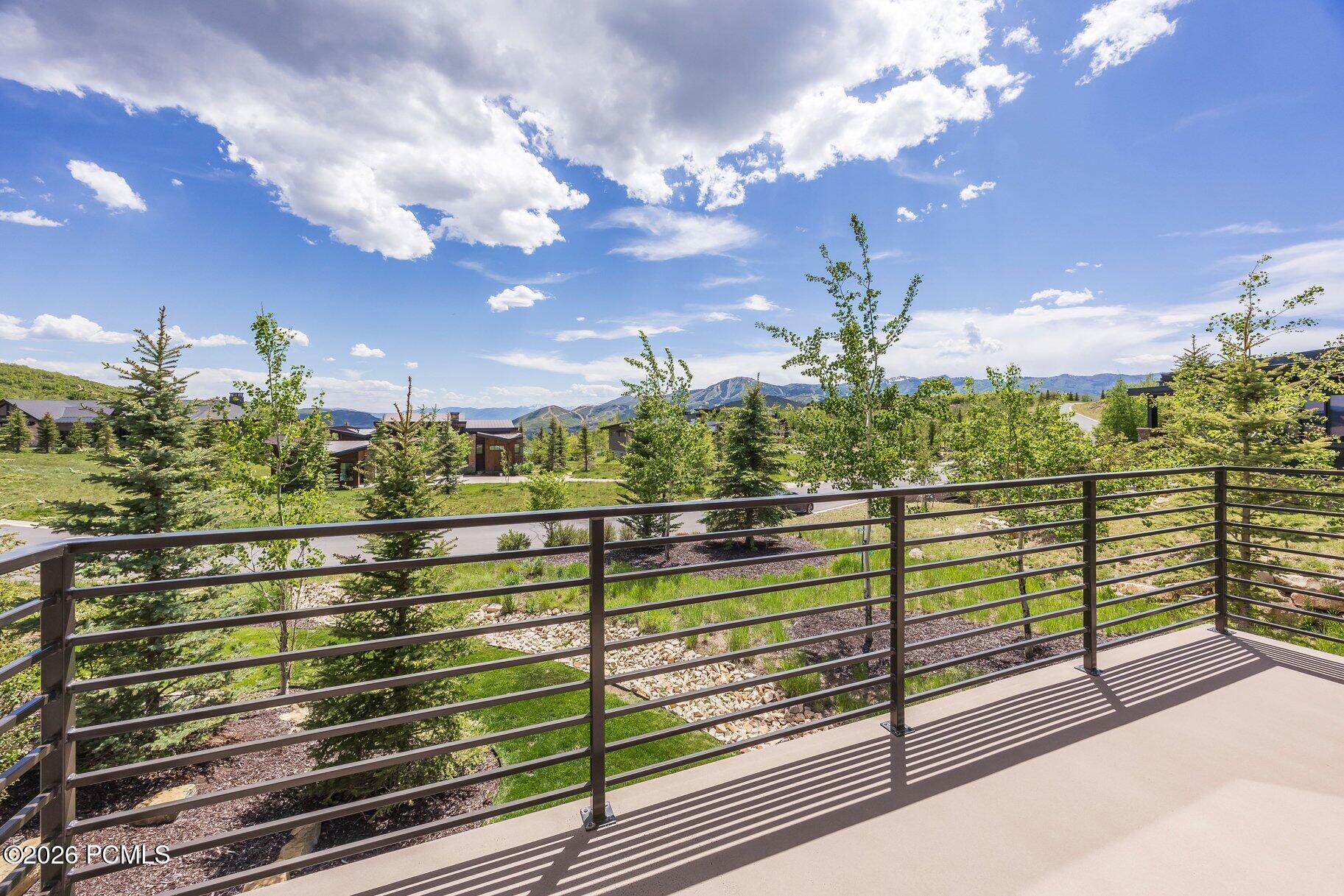140 W Vista Ridge Road