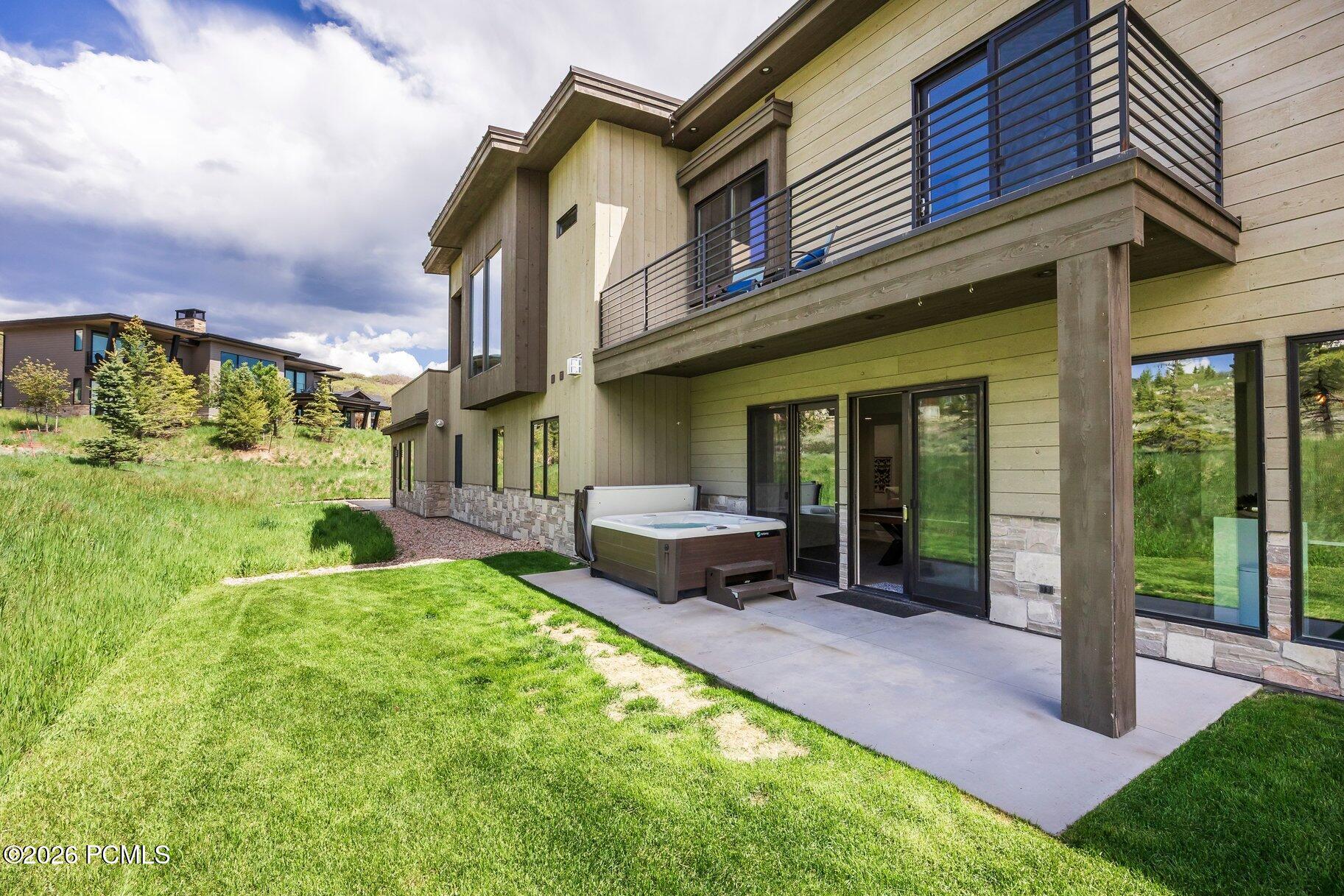 140 W Vista Ridge Road