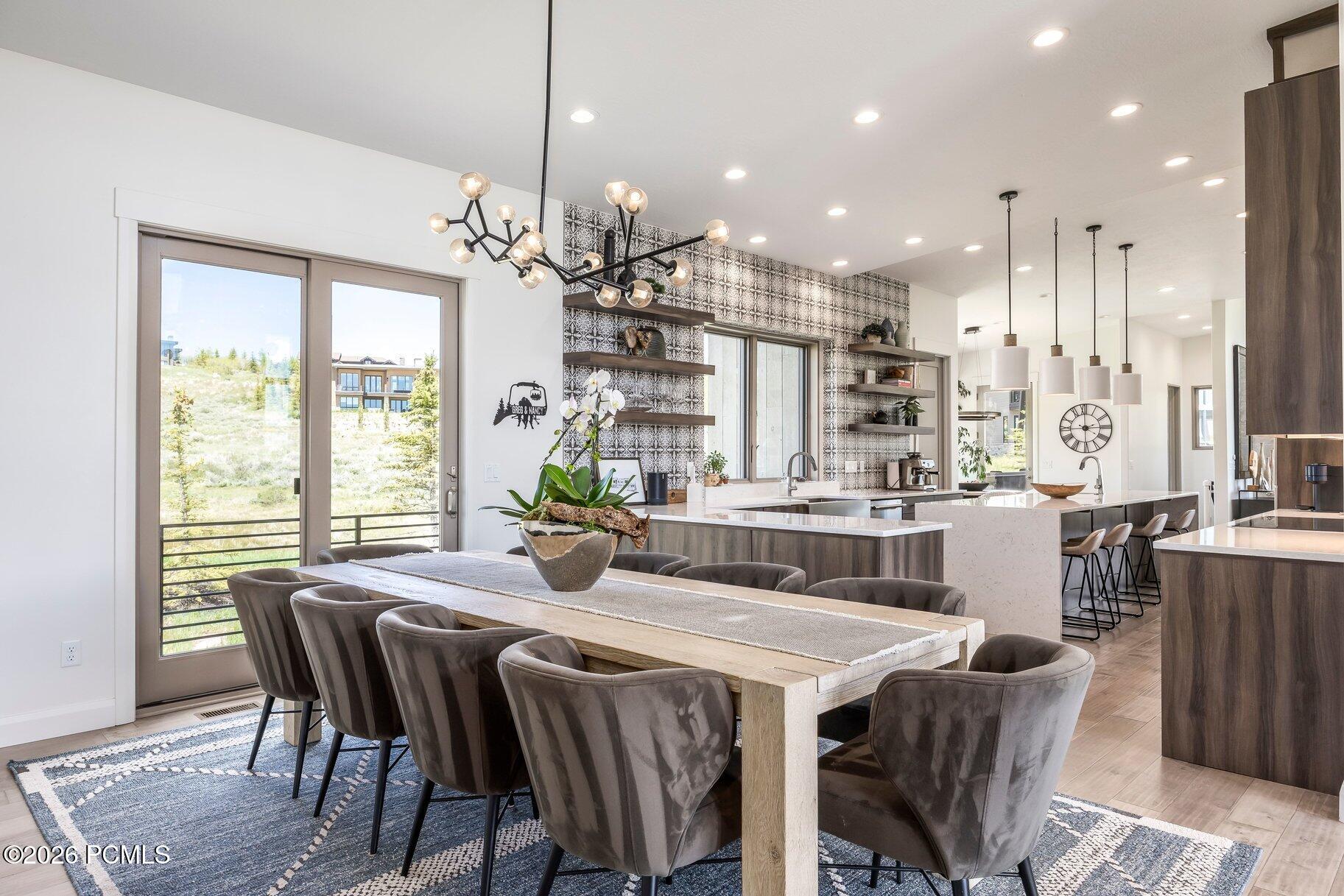 140 W Vista Ridge Road