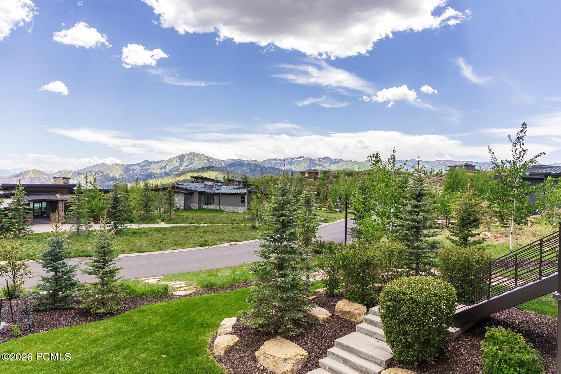 140 W Vista Ridge Road