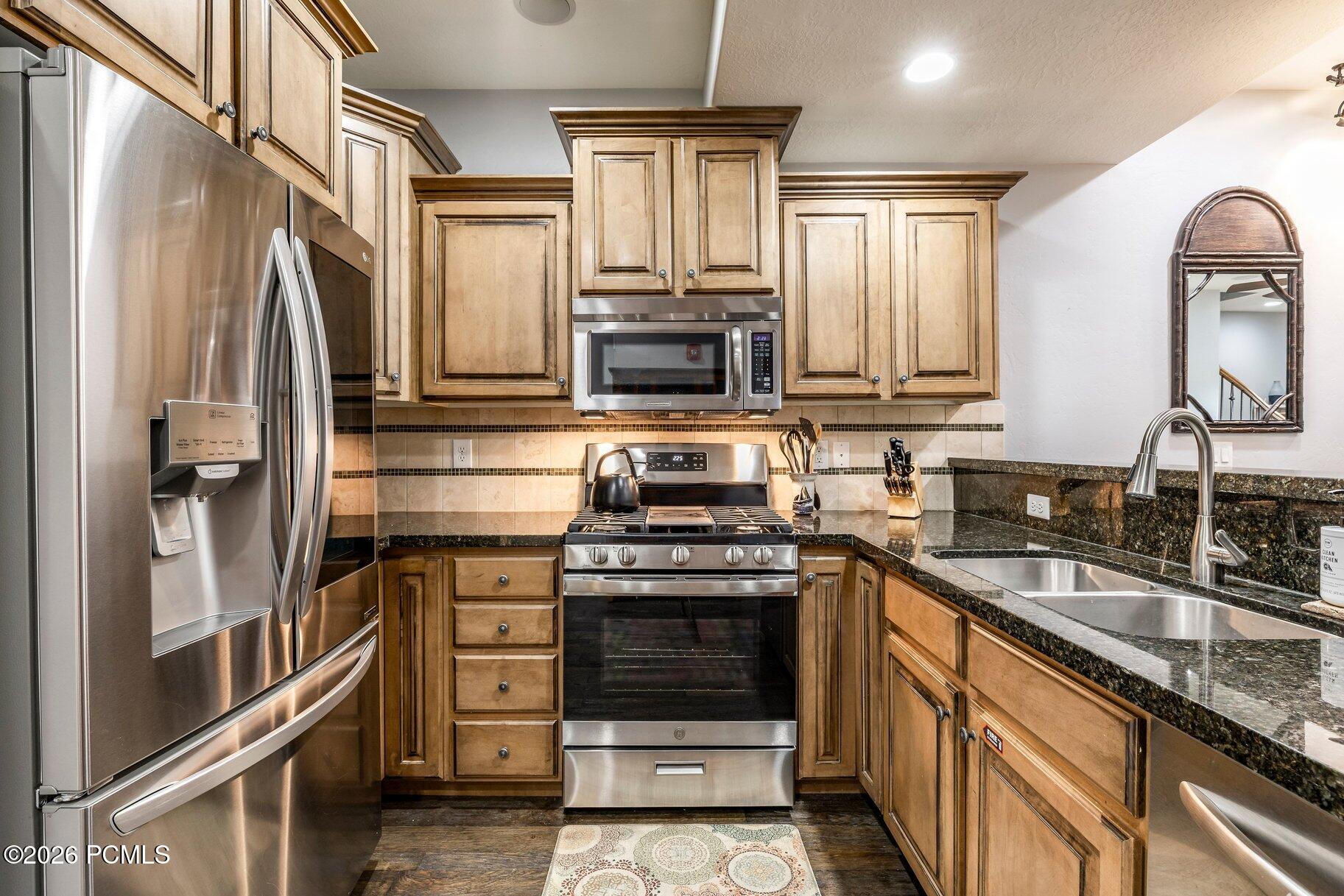 874 W Carving Edge Court