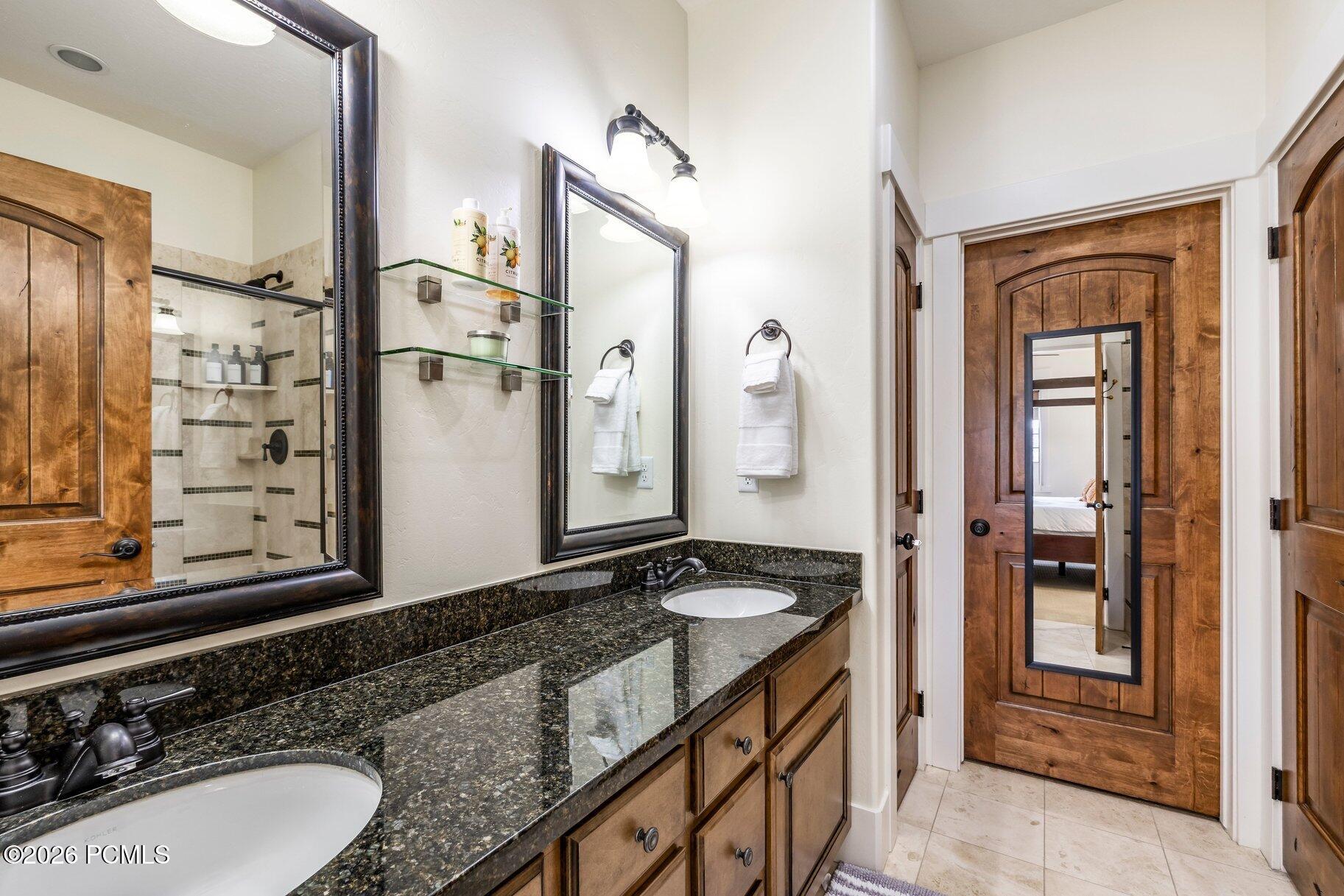 874 W Carving Edge Court