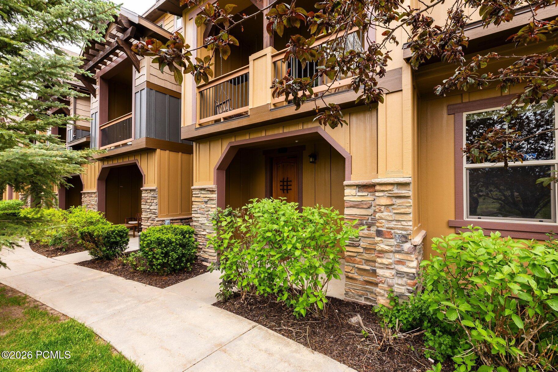 874 W Carving Edge Court