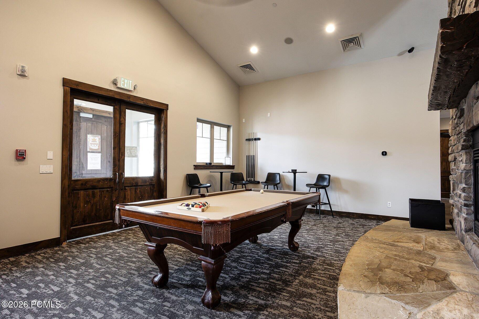 874 W Carving Edge Court
