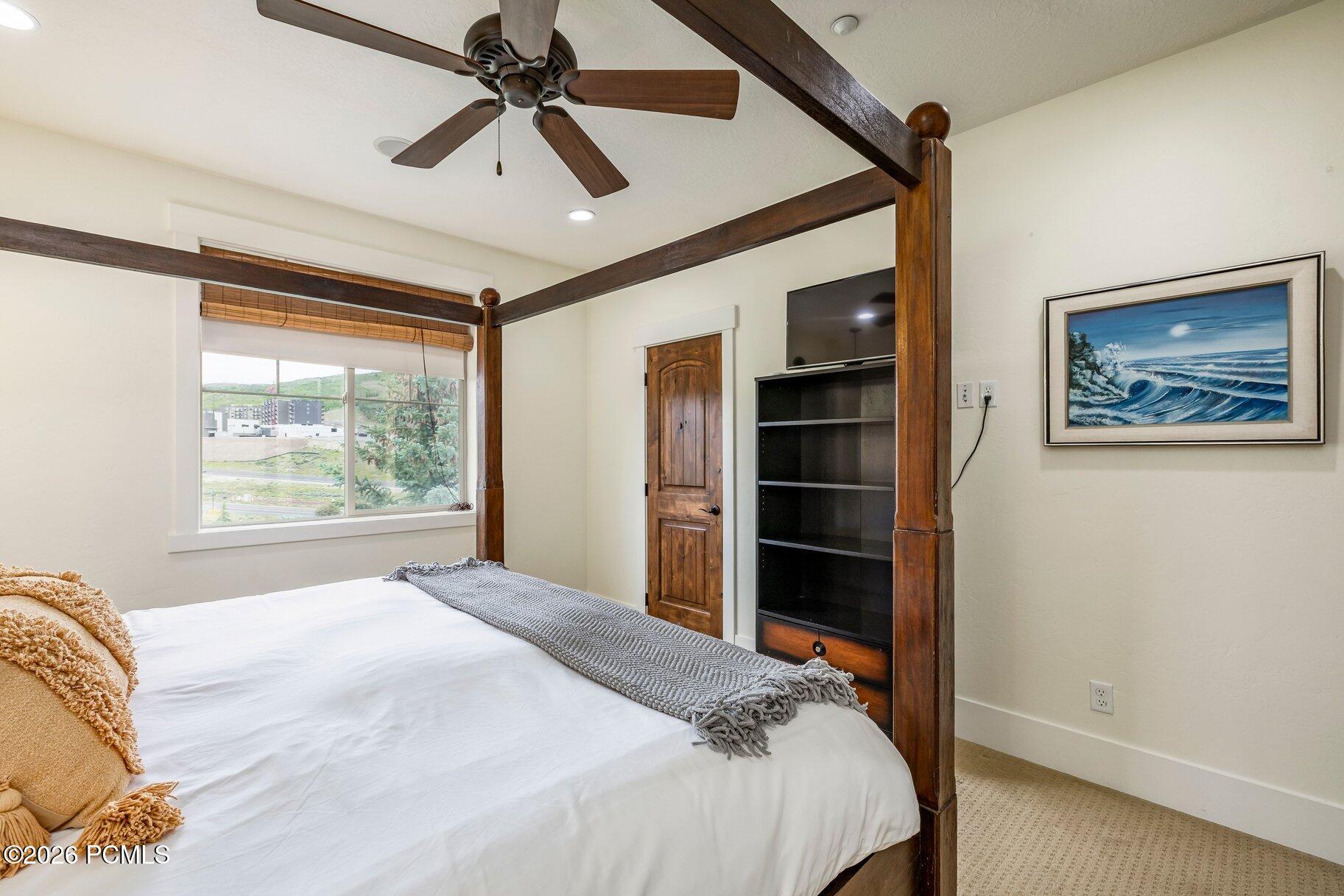 874 W Carving Edge Court