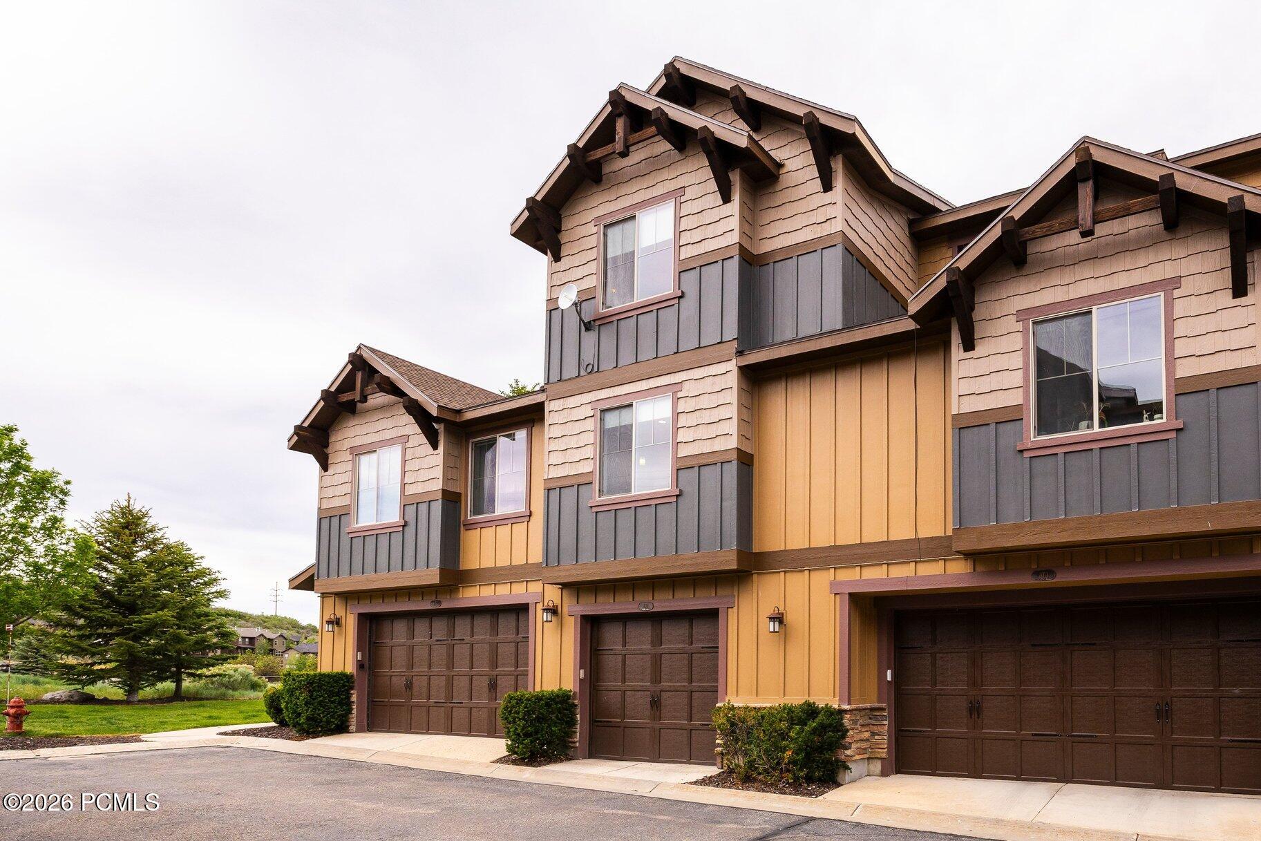 874 W Carving Edge Court