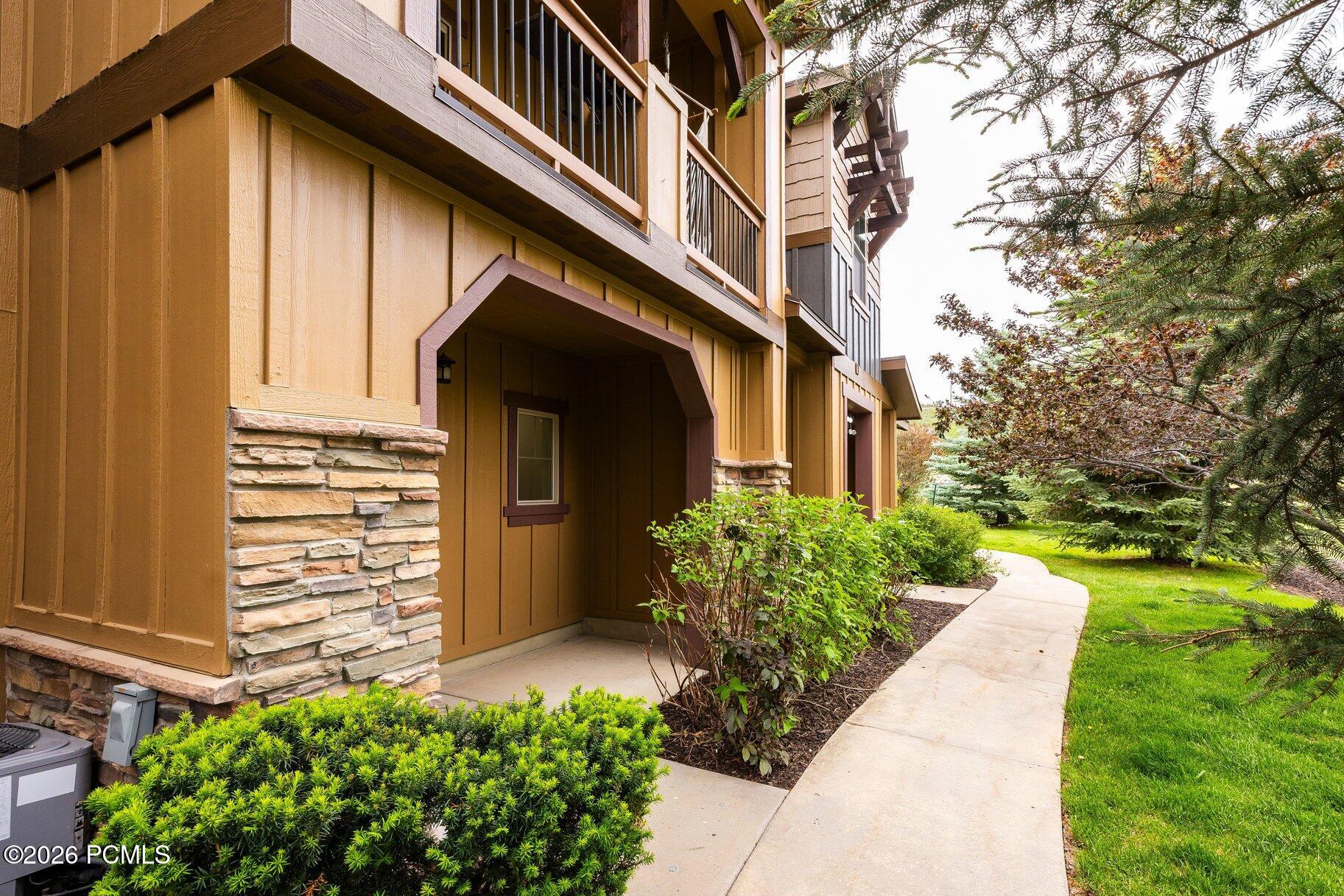 874 W Carving Edge Court