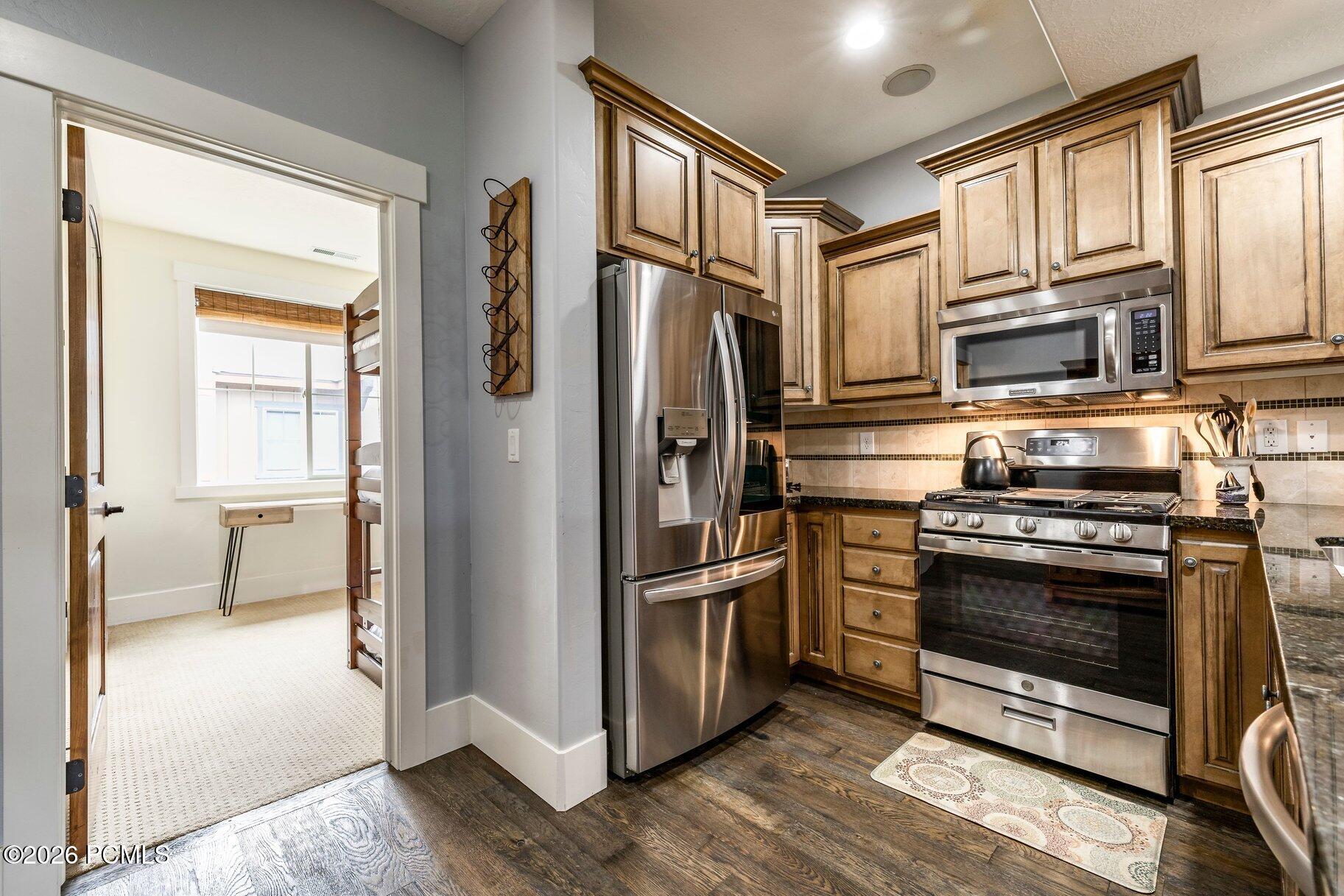 874 W Carving Edge Court