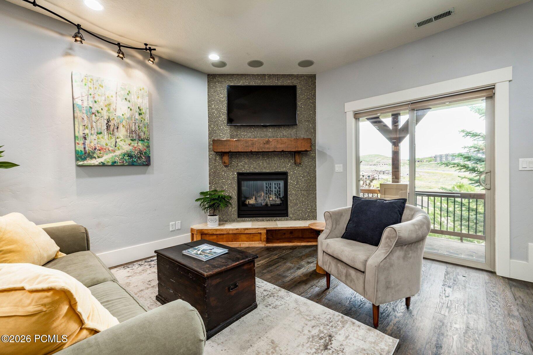 874 W Carving Edge Court