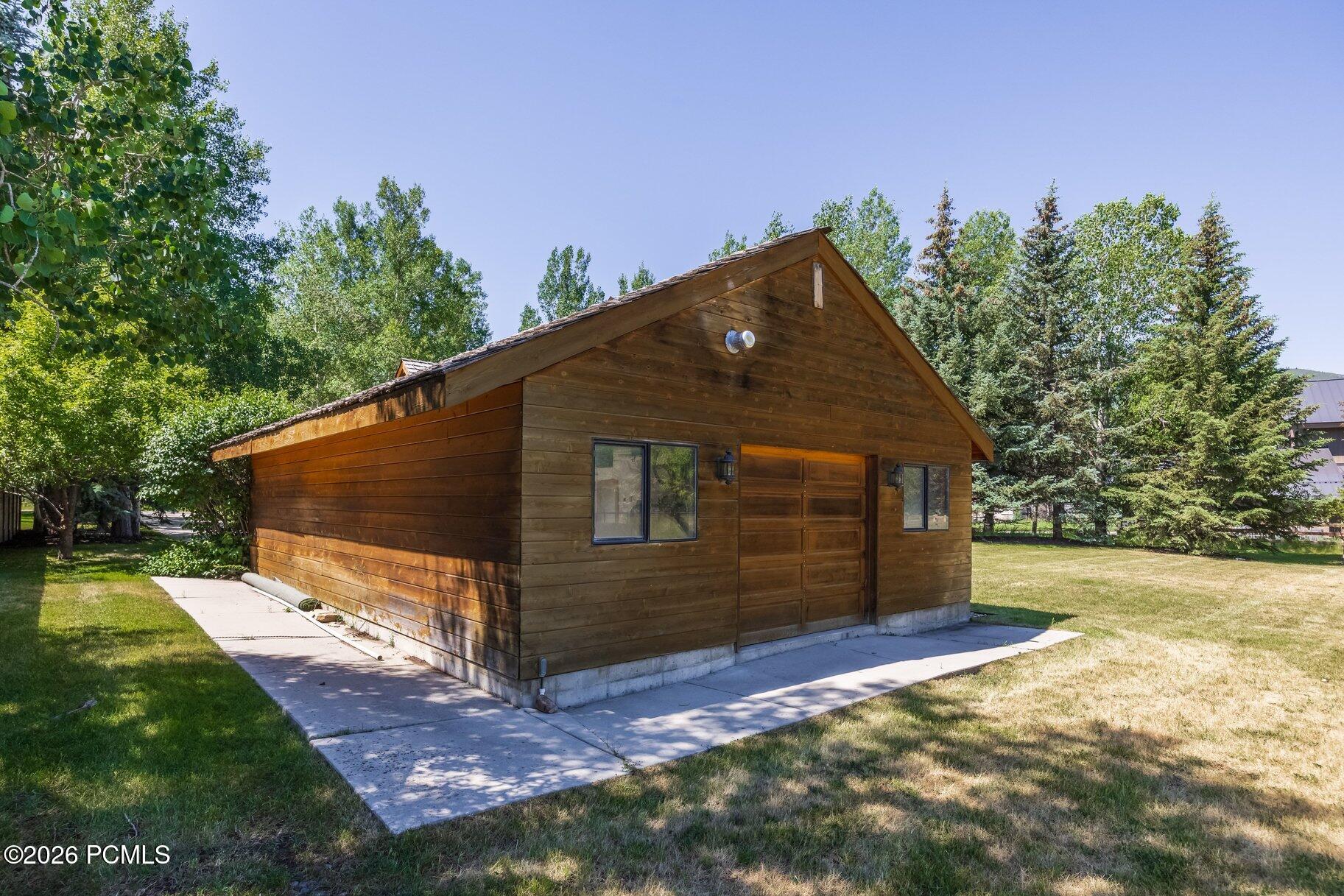 1226 Moray Court