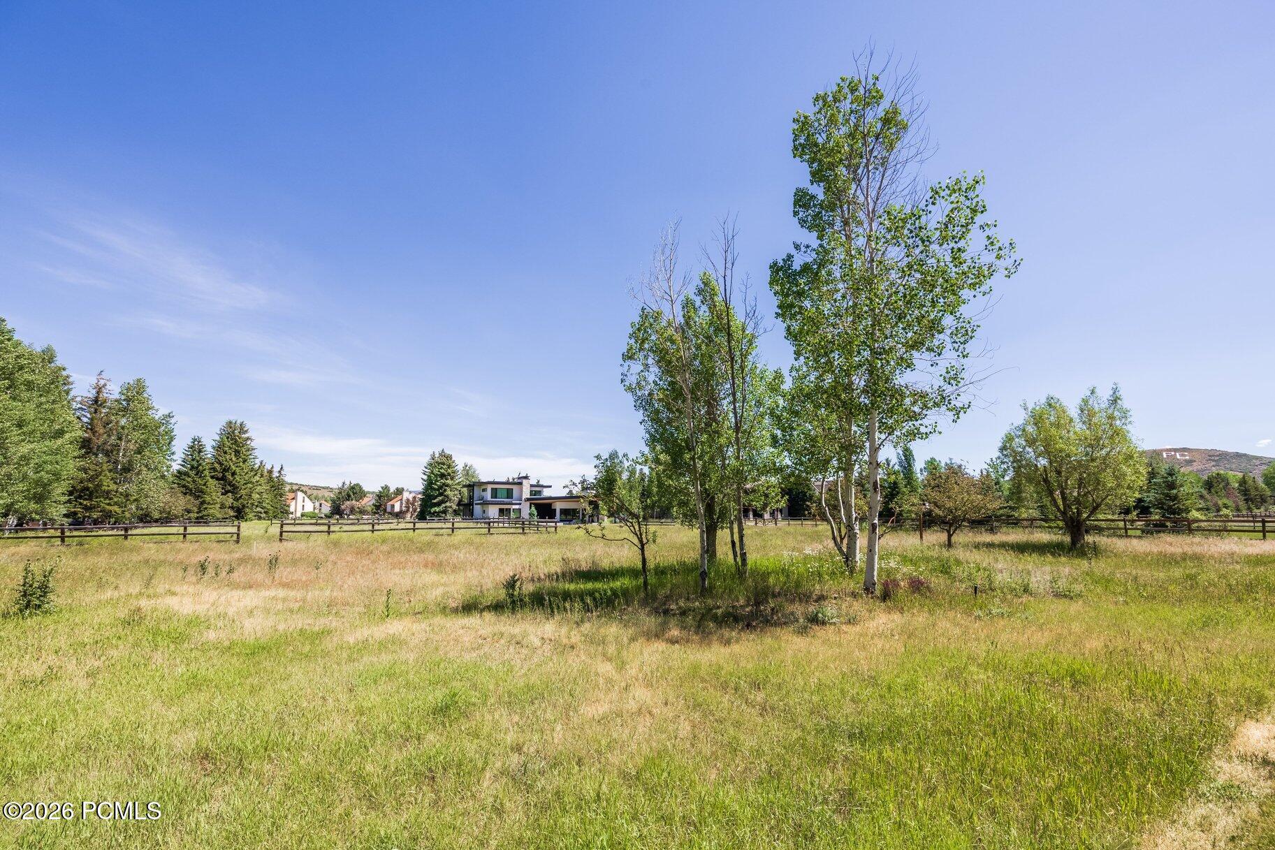 1226 Moray Court
