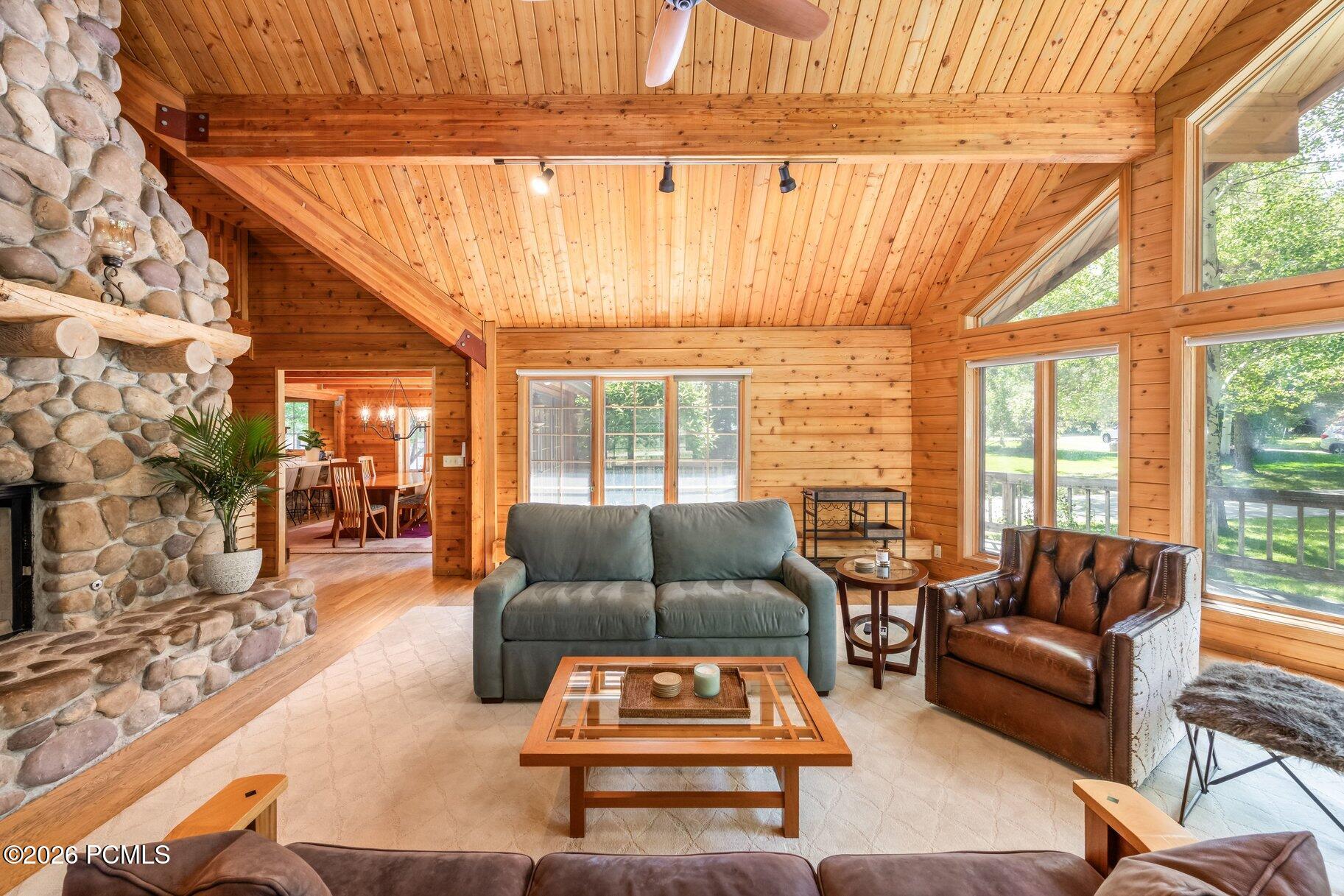 1226 Moray Court