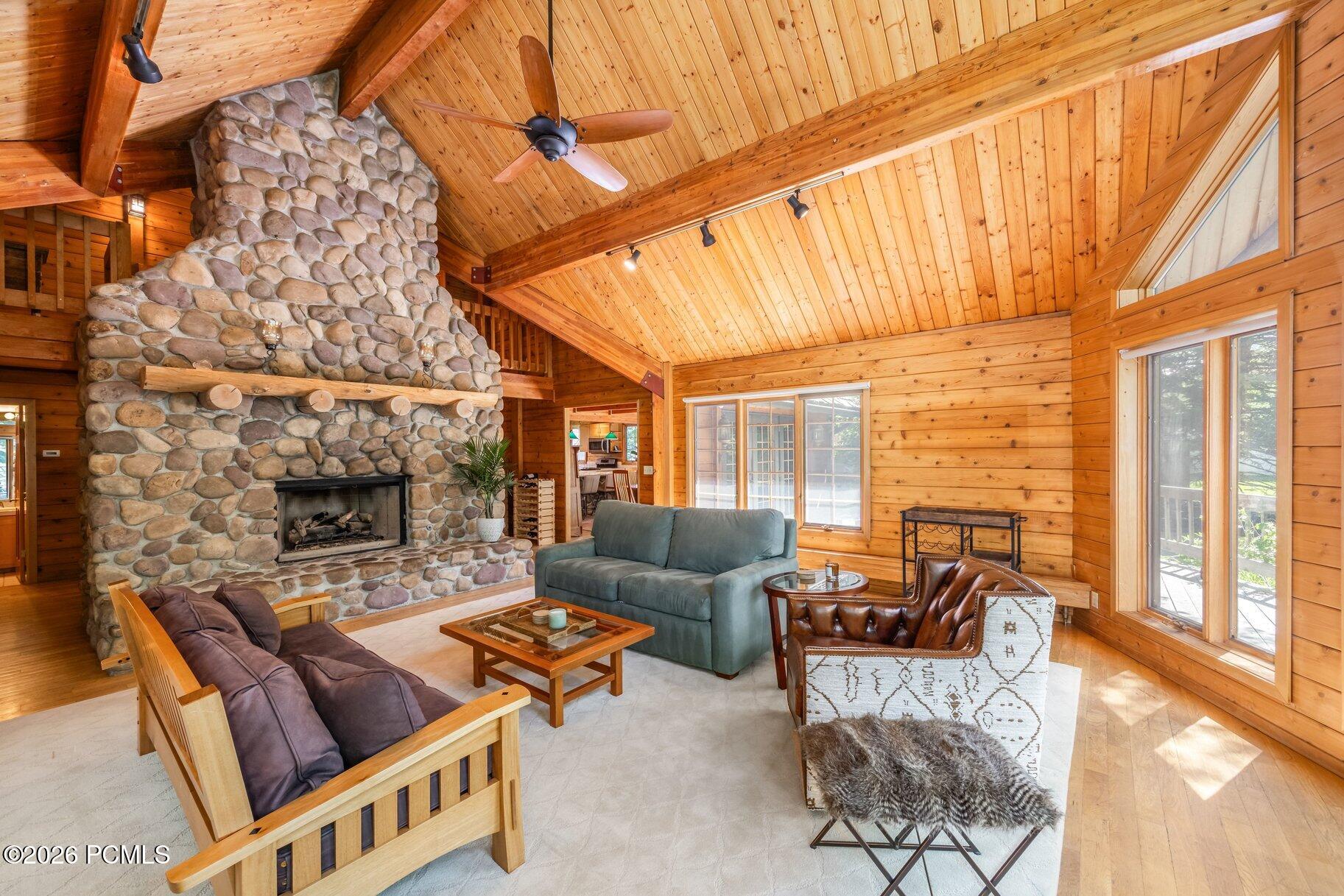 1226 Moray Court