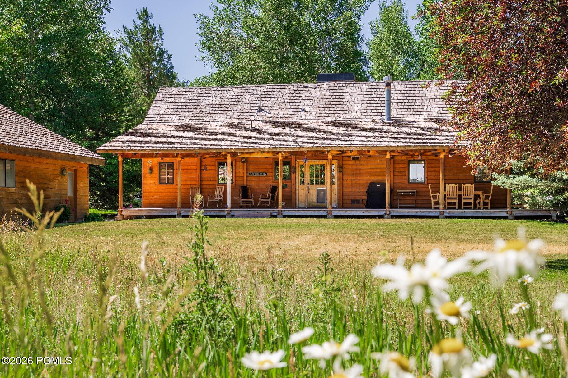 1226 Moray Court
