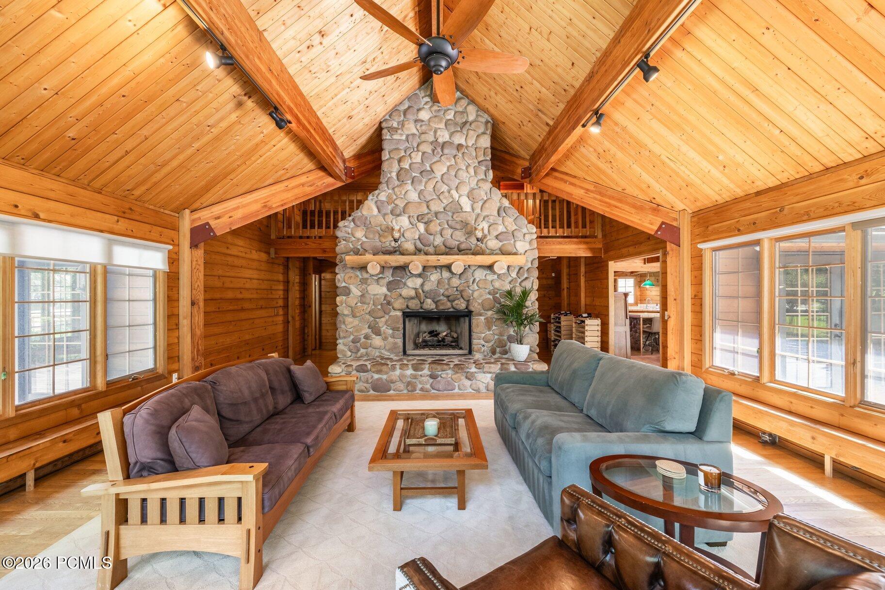 1226 Moray Court