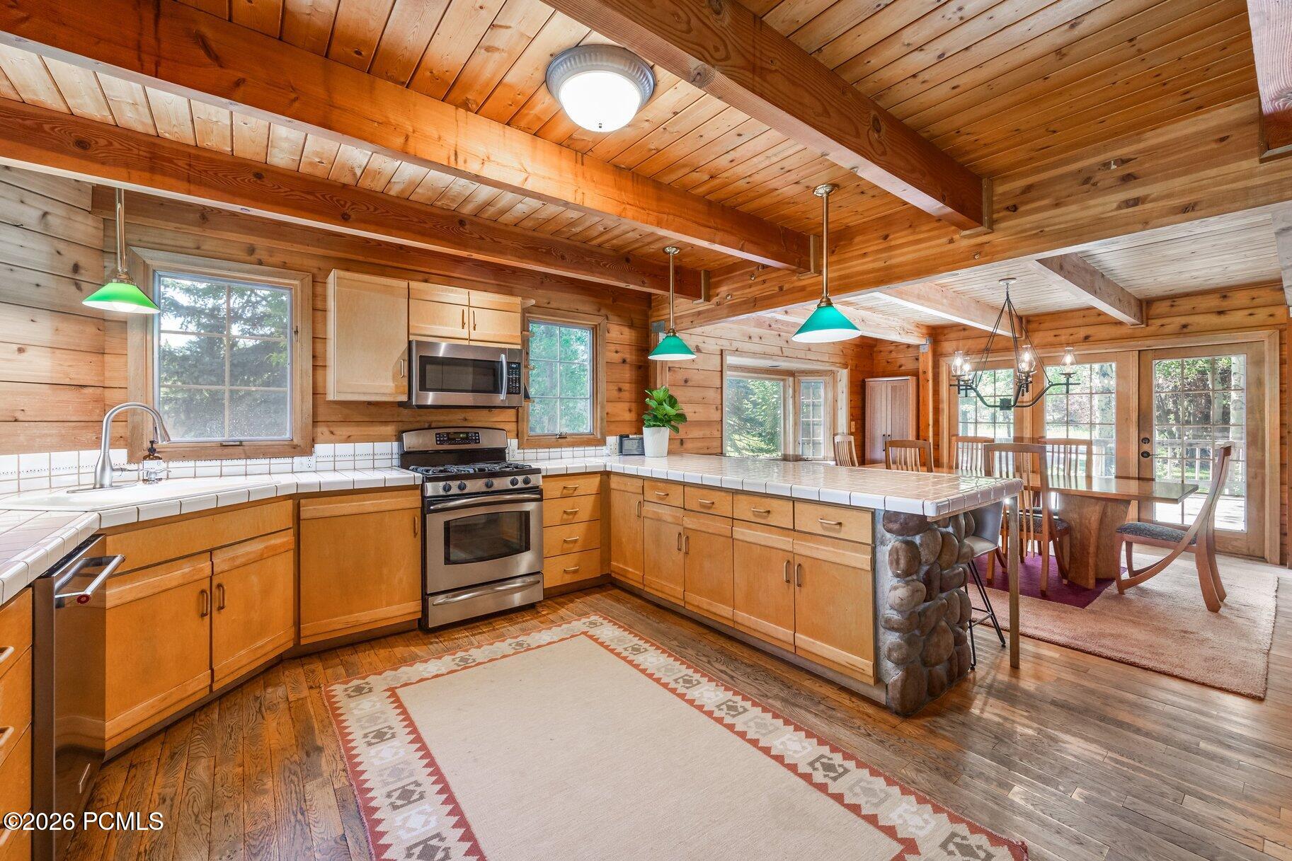 1226 Moray Court