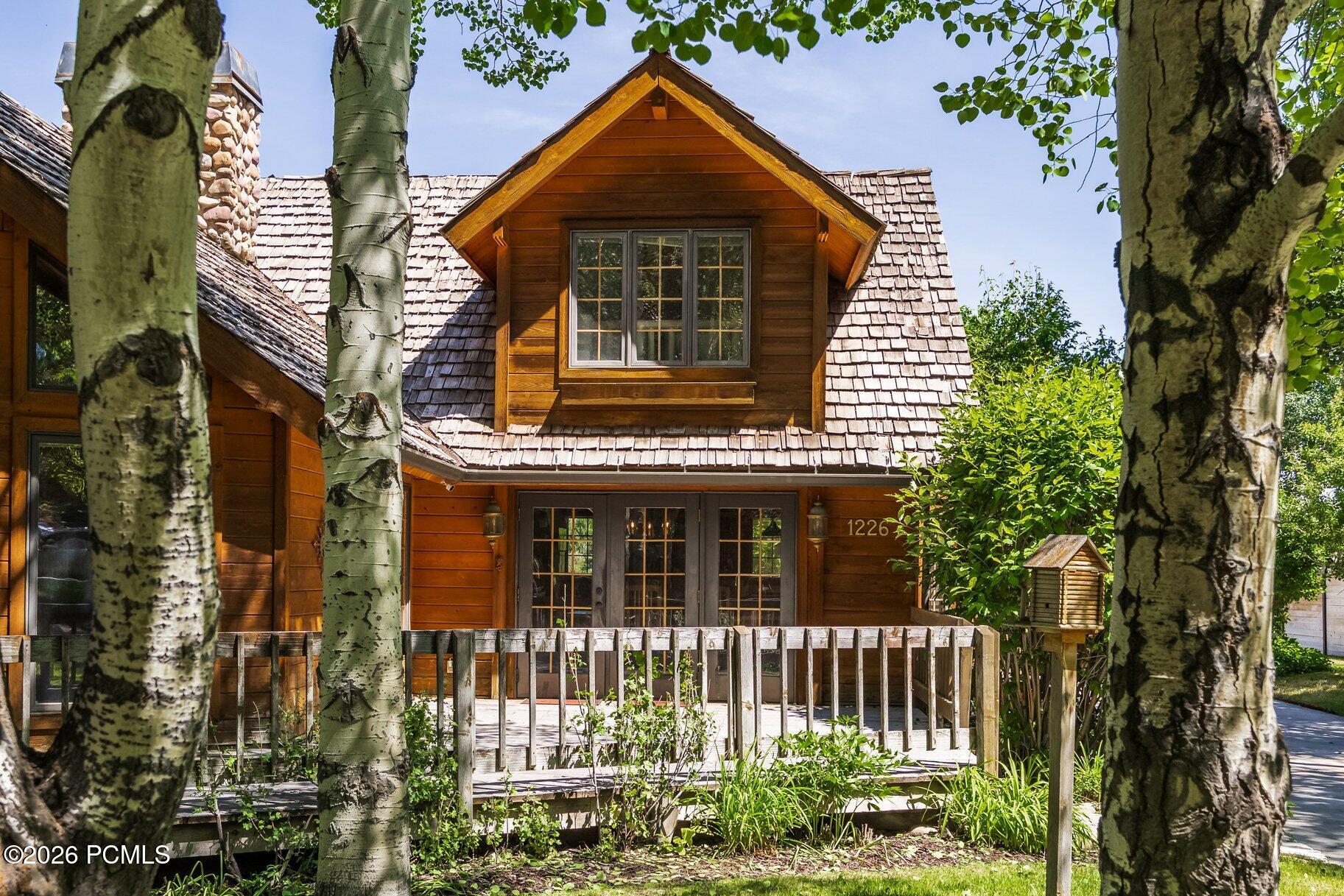 1226 Moray Court
