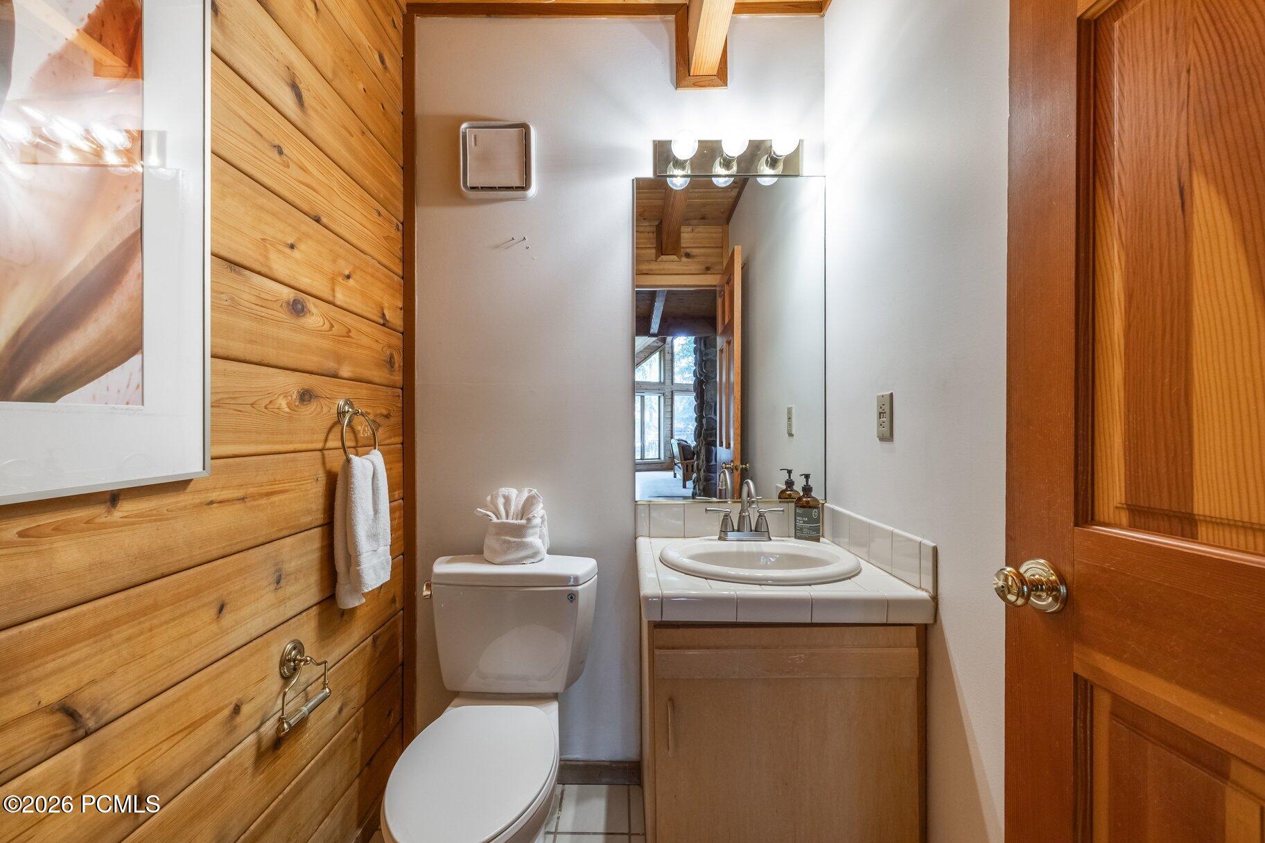 1226 Moray Court