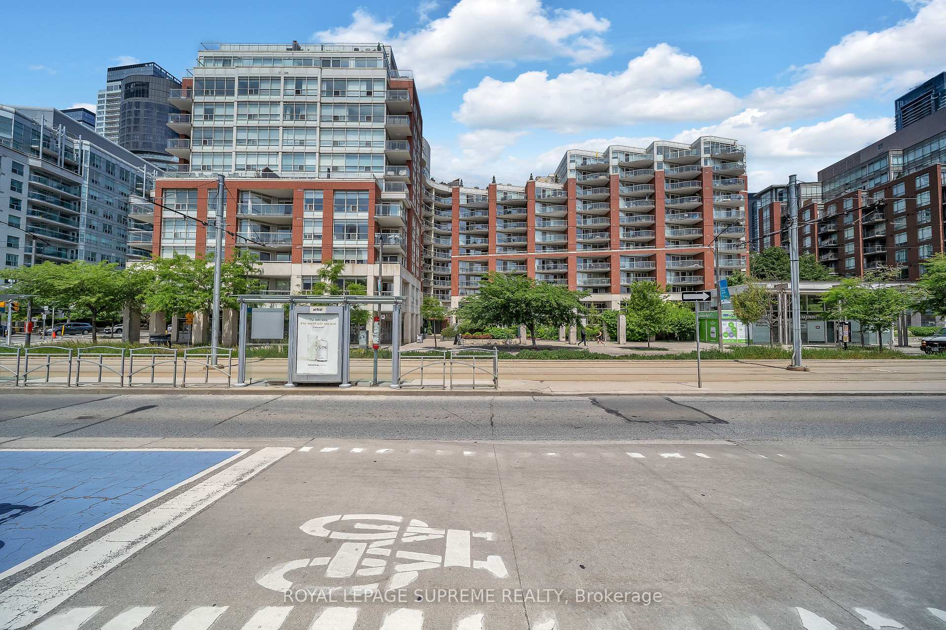 550 Queens Quay W 416, Toronto C01 Unit: 416